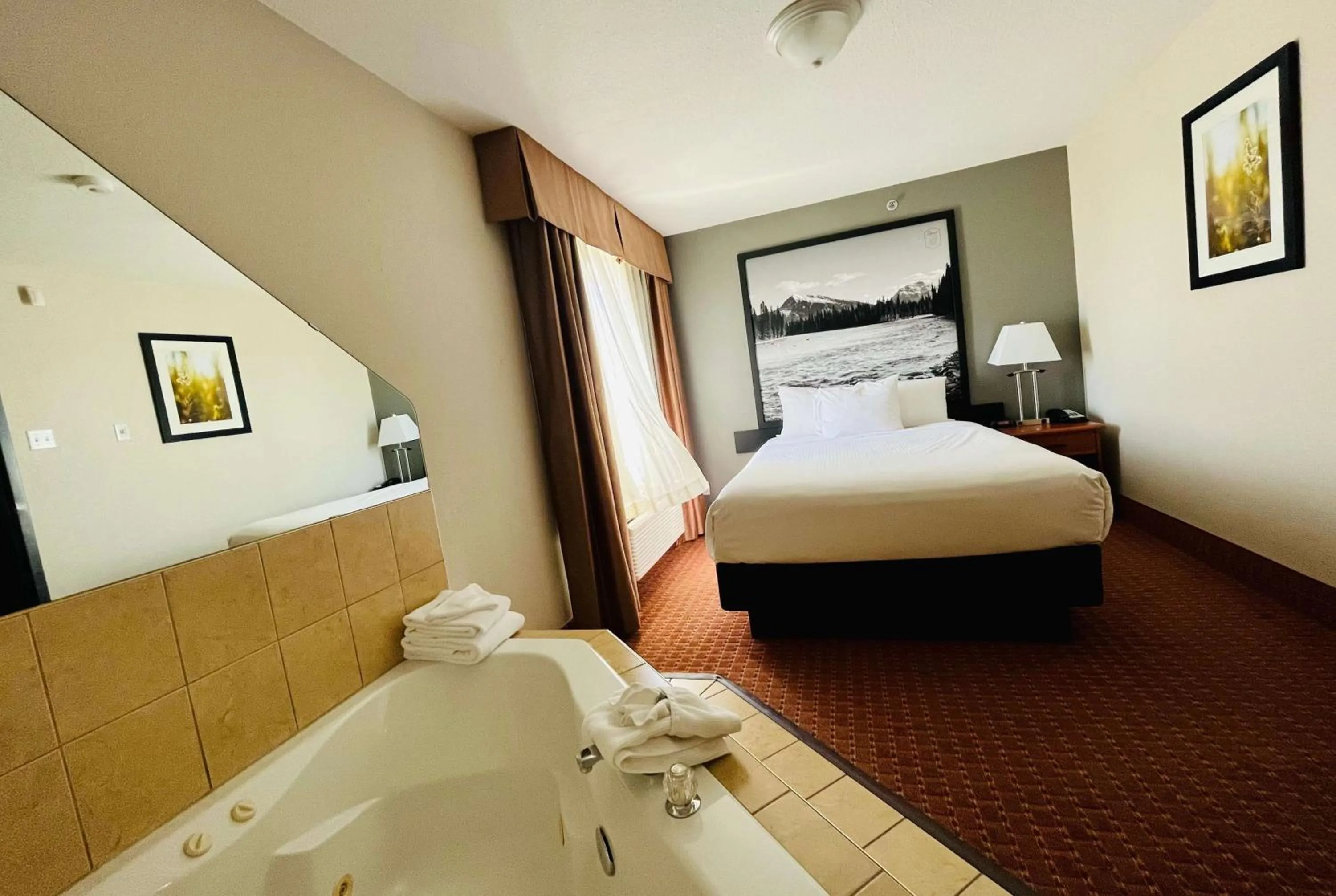 One-Bedroom Queen Suite - Non-Smoking in Super 8 by Wyndham Grande Prairie