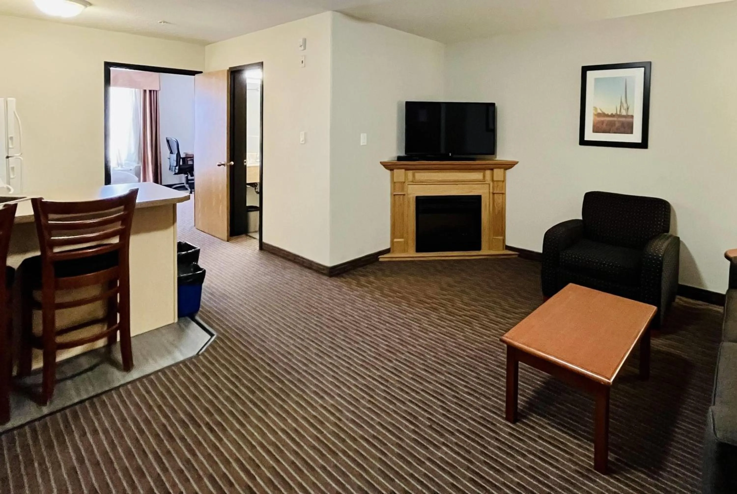 King Room with Sofa Bed and Full Kitchen - Non-Smoking in Super 8 by Wyndham Grande Prairie