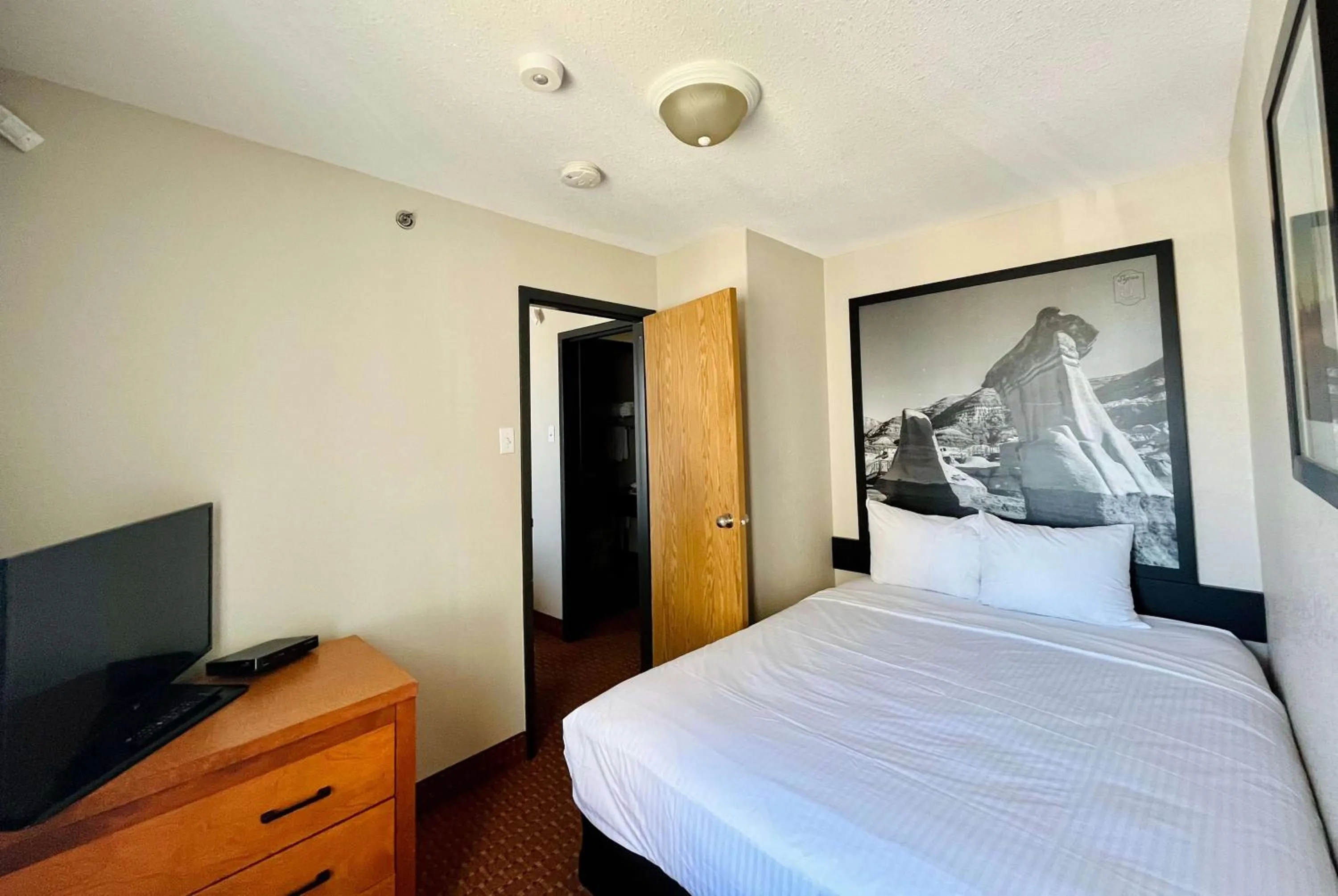 Family Suite with Kitchen - Non-Smoking in Super 8 by Wyndham Grande Prairie