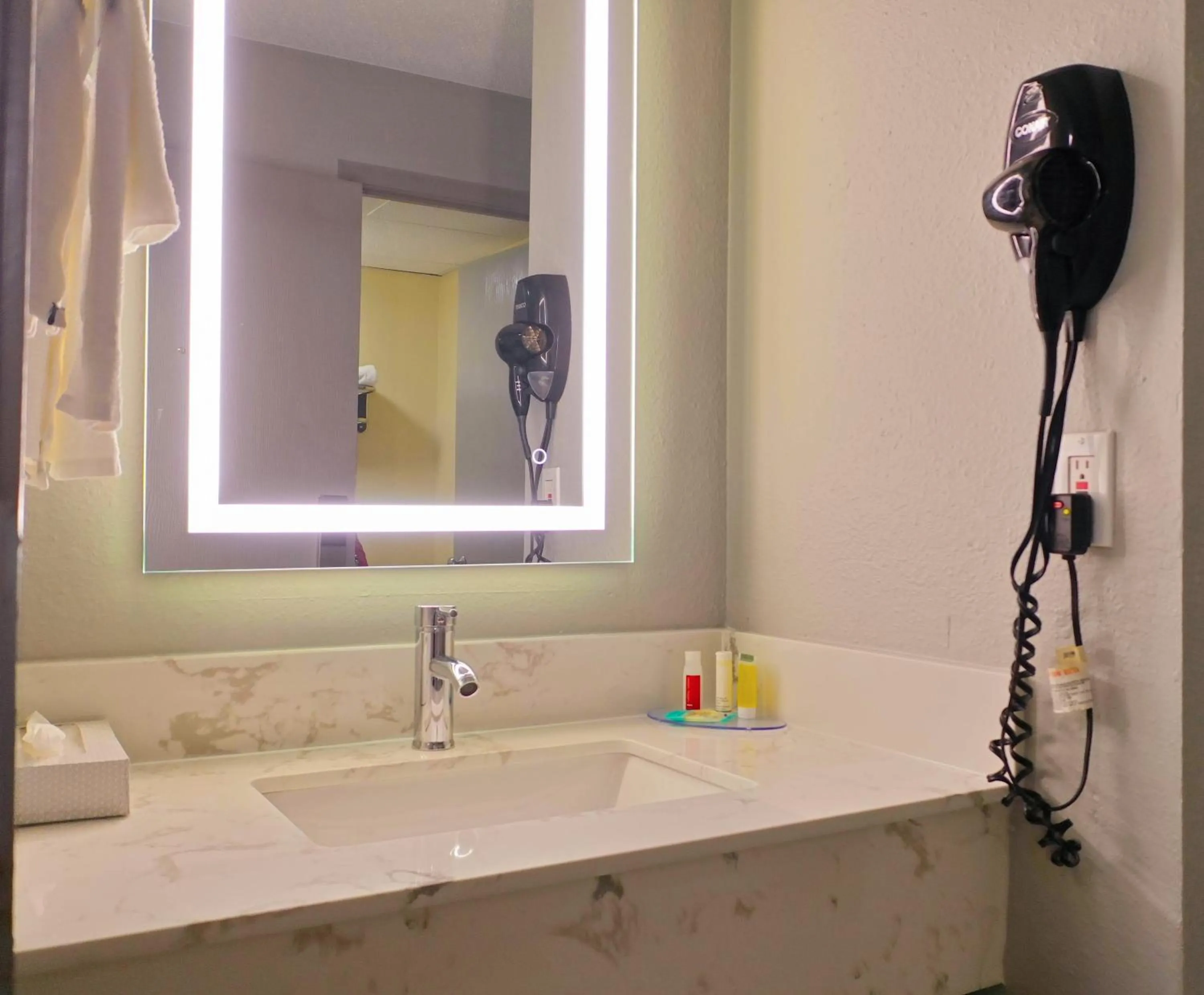 Queen Room with Two Queen Beds - Non-Smoking in Super 8 by Wyndham Rockford I-90 Casino District