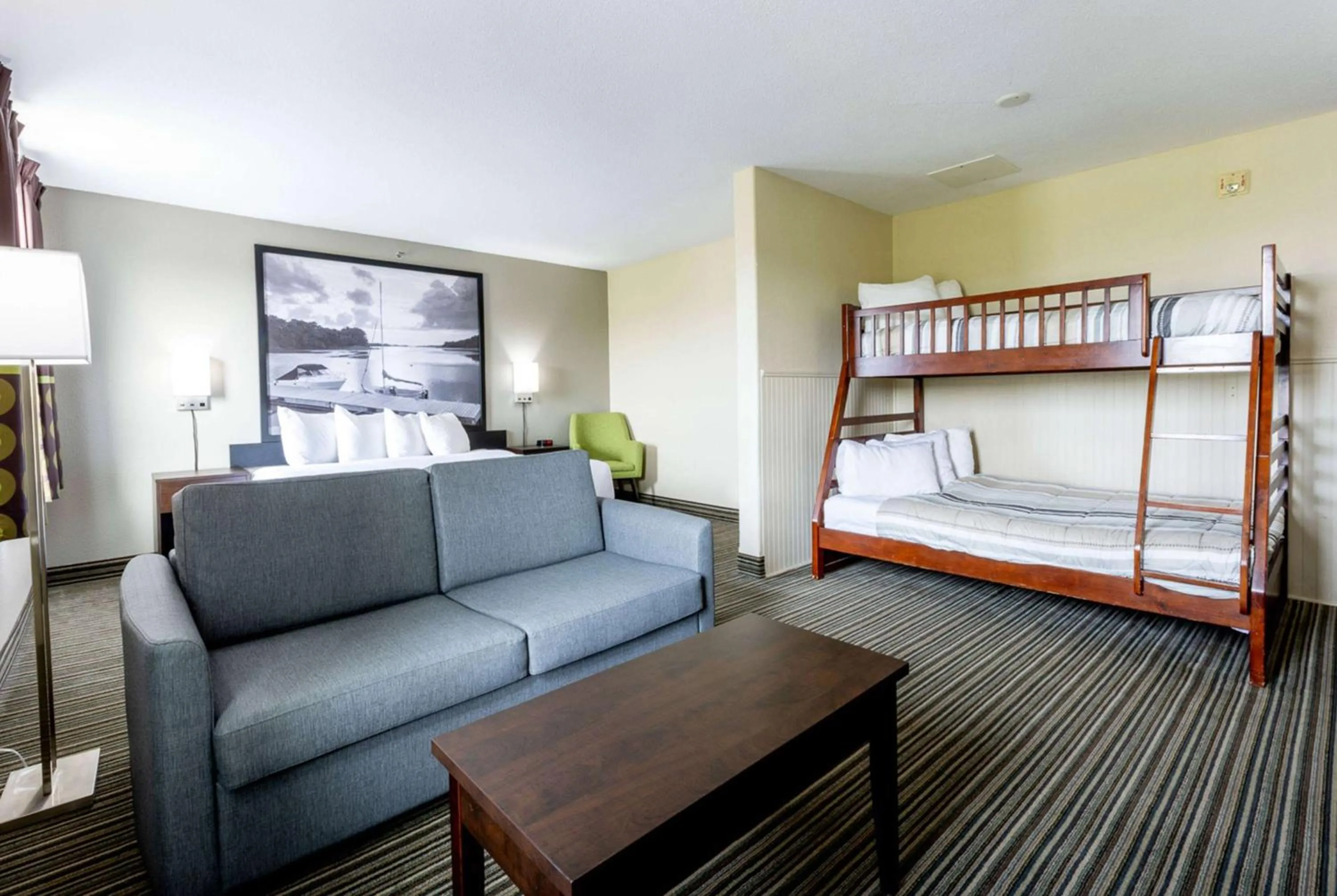 1 King Bed and 1 Bunk Bed, Studio Suite, Non-Smoking in Super 8 by Wyndham Truro NS