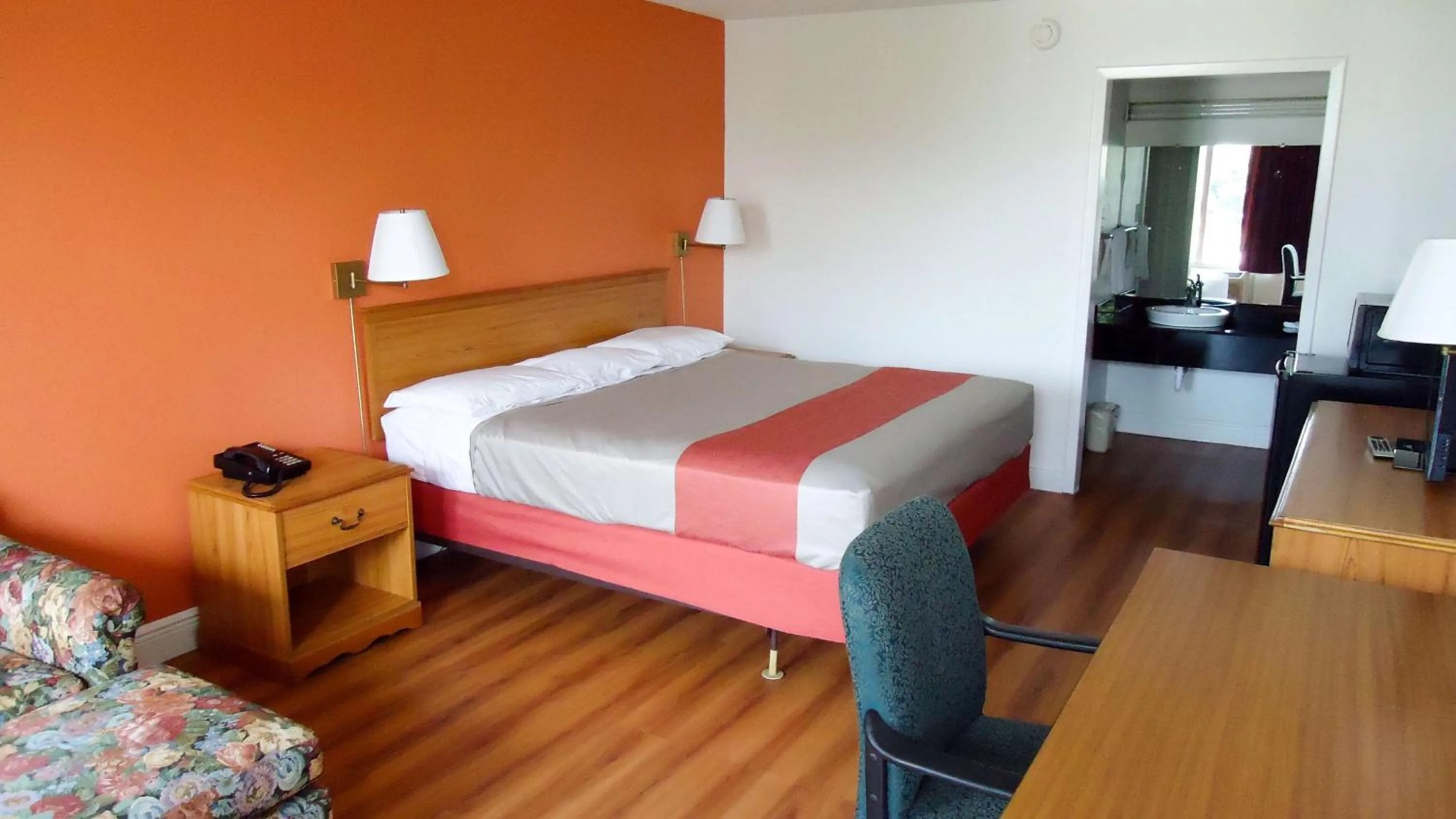 Double Room - Smoking in Motel 6-Natchitoches, LA