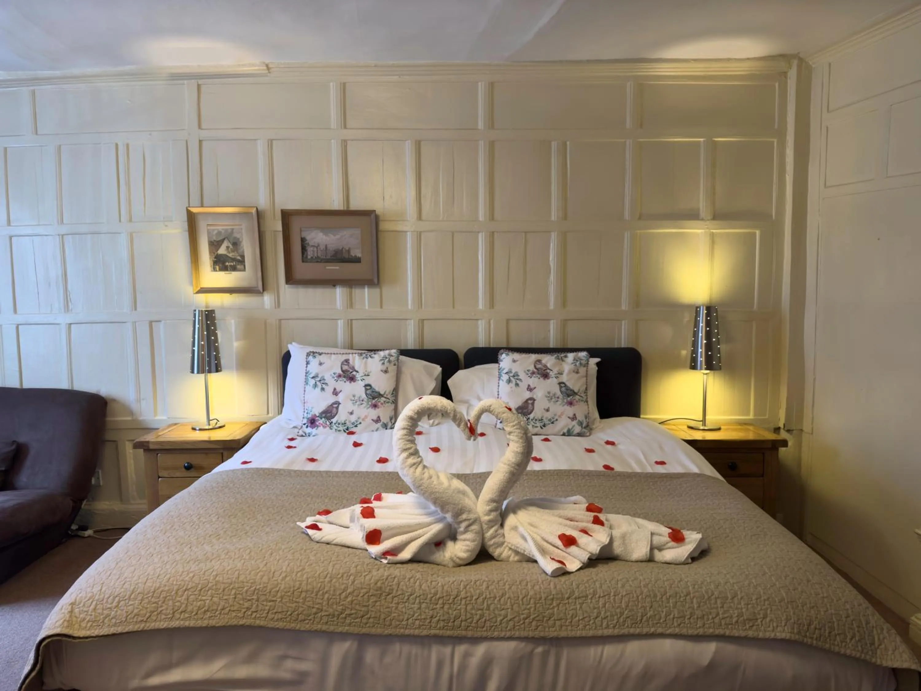 Deluxe King Room in White Hart Hotel