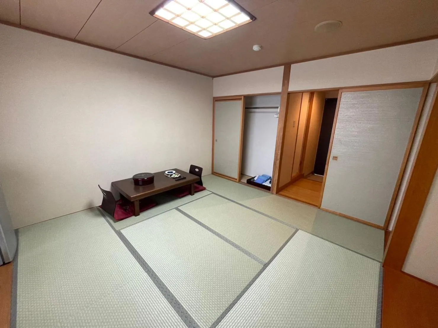 Small Twin Room - single occupancy in Kitaguni Grand Hotel