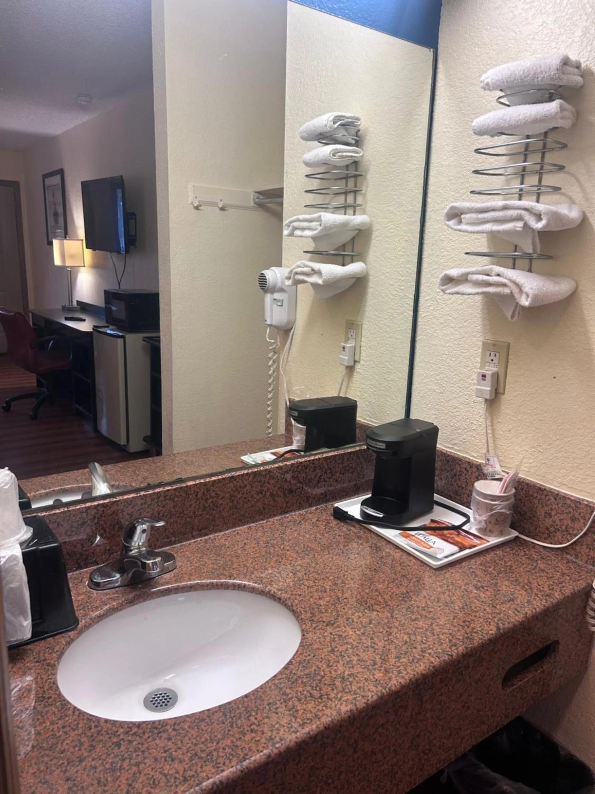 Double Room with Two Double Beds in Americas Best Value Inn Dayton