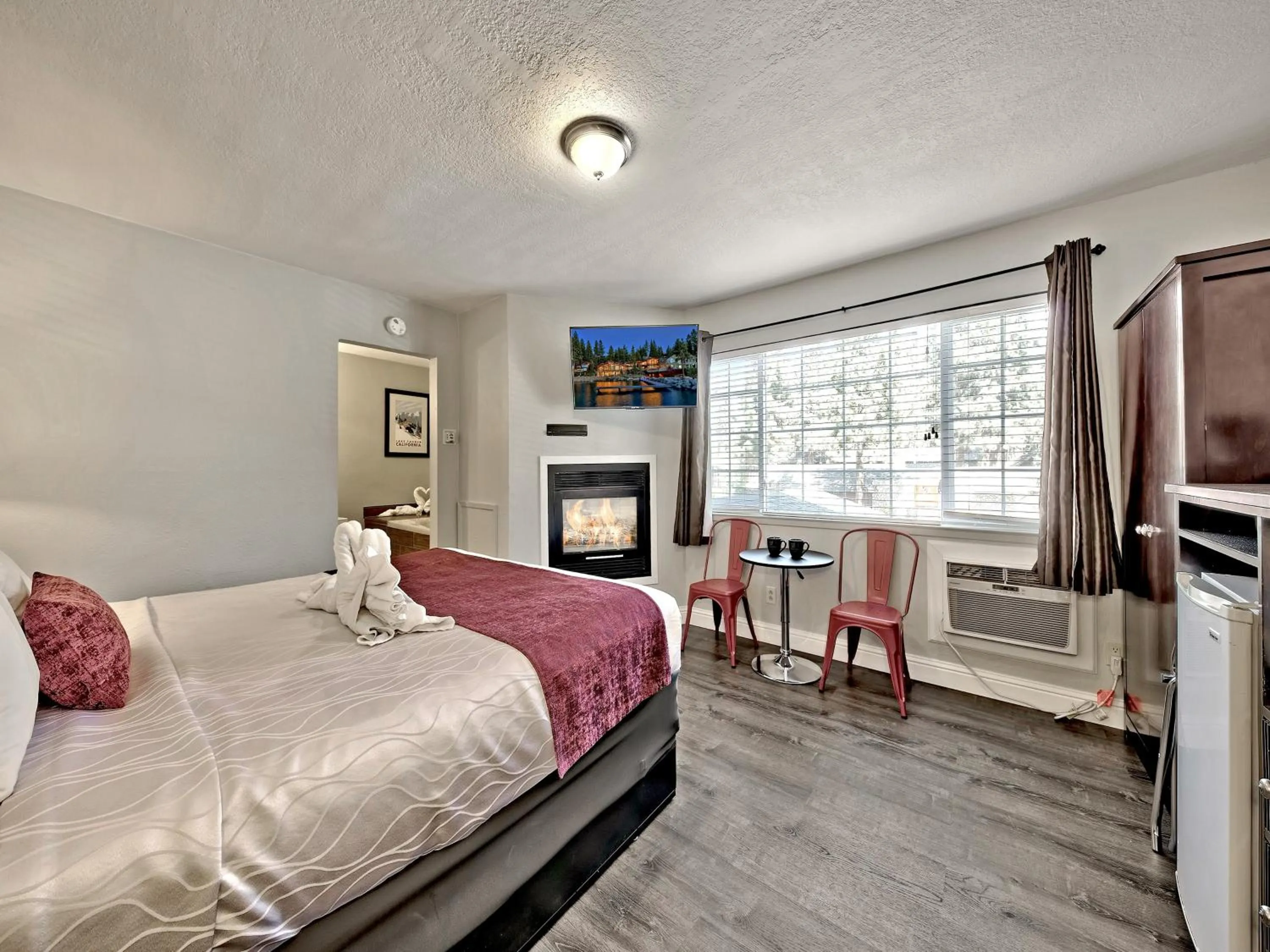 Deluxe King Suite with Spa Bath in Heavenly Inn Lake Tahoe