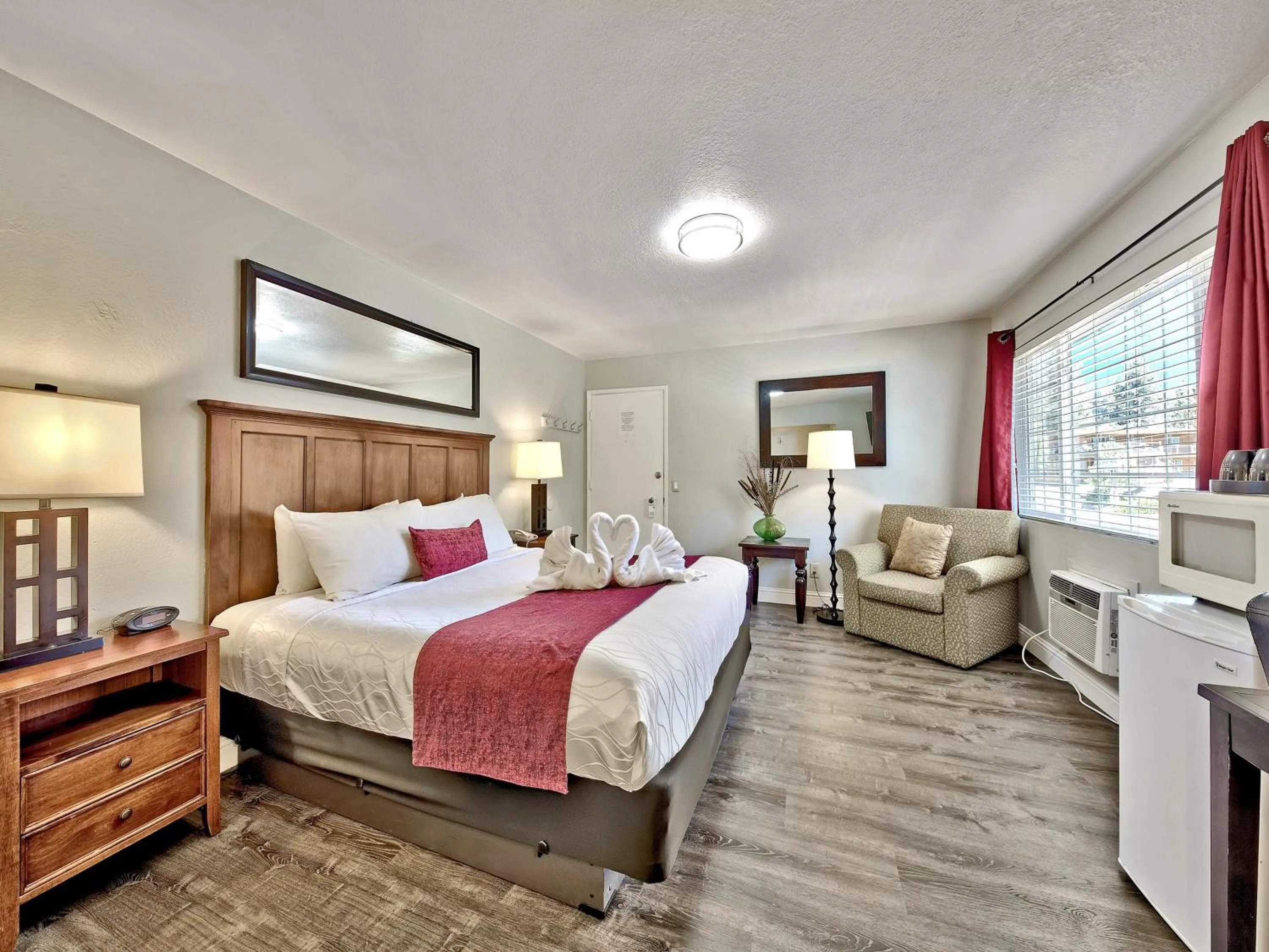 King Room in Heavenly Inn Lake Tahoe