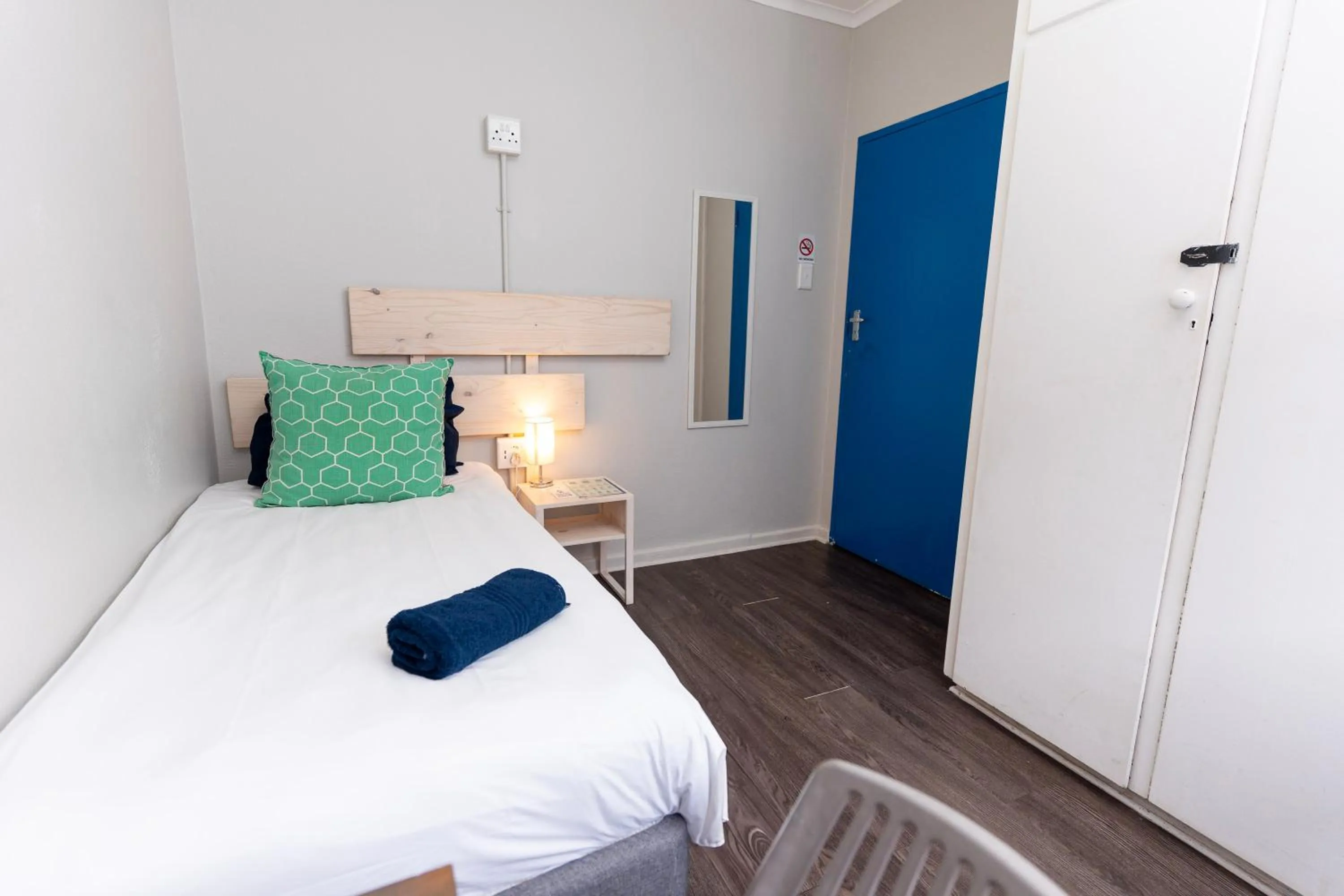 Single Room with Shared Bathroom - single occupancy in MoTown by Mojo