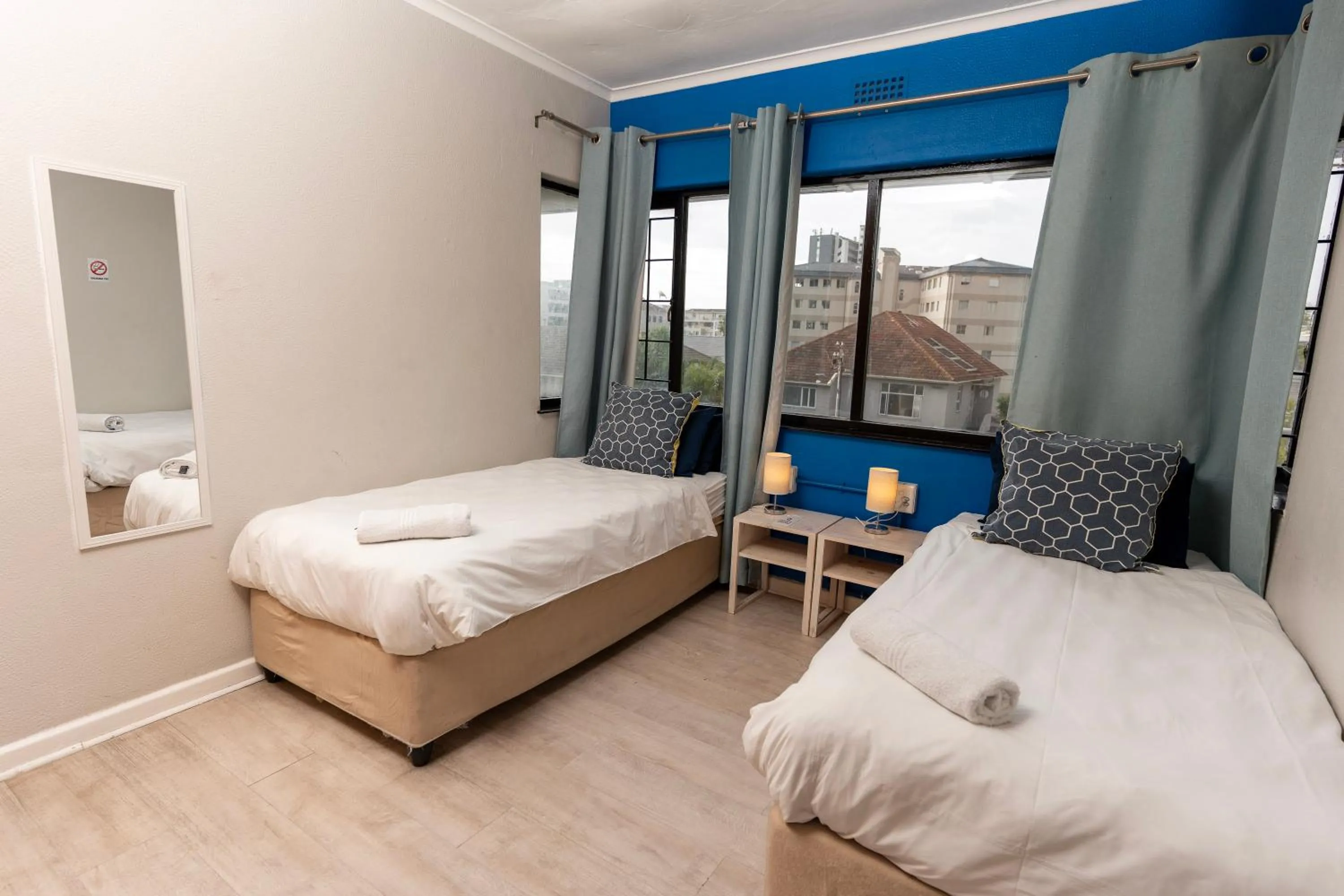 Standard Twin Room with Shared Bathroom in MoTown by Mojo