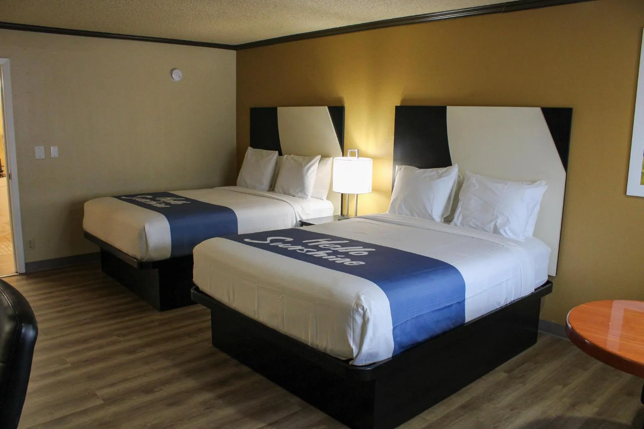 Queen Room with Two Queen Beds - Mobility Access/Non-Smoking in Days Inn by Wyndham Bend