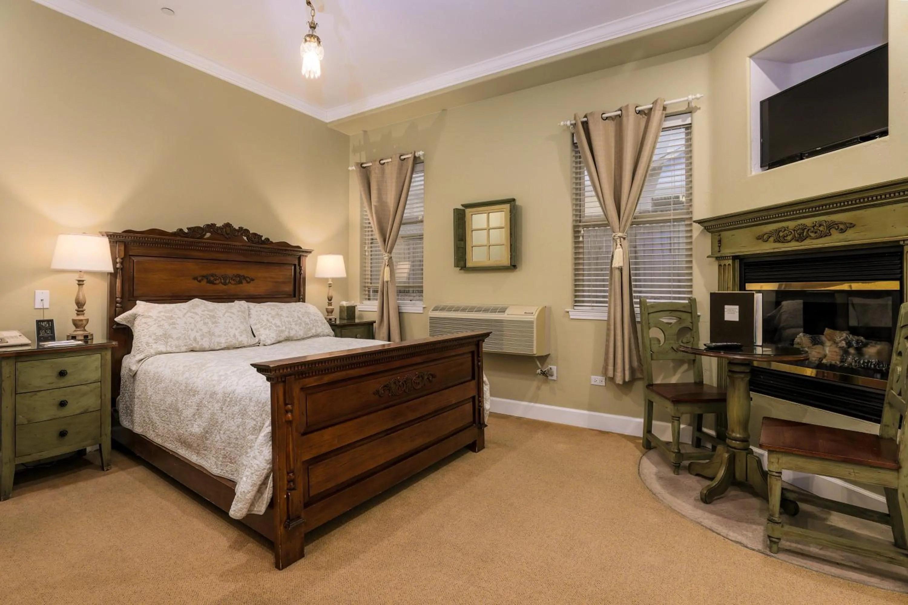 Queen Room - single occupancy in Cayucos Sunset Inn