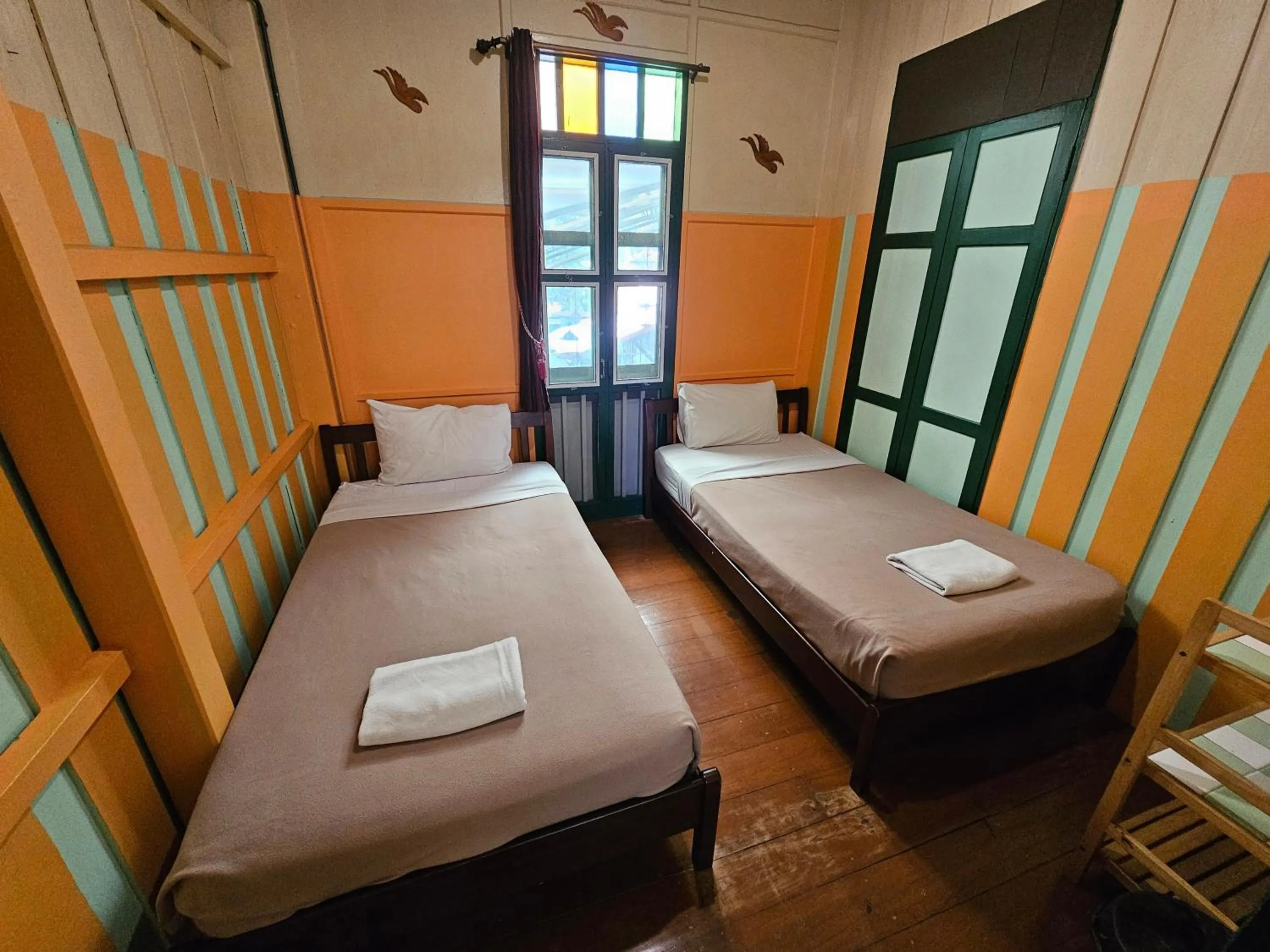 Double or Twin Room with Shared Bathroom in Samsen Sam Place