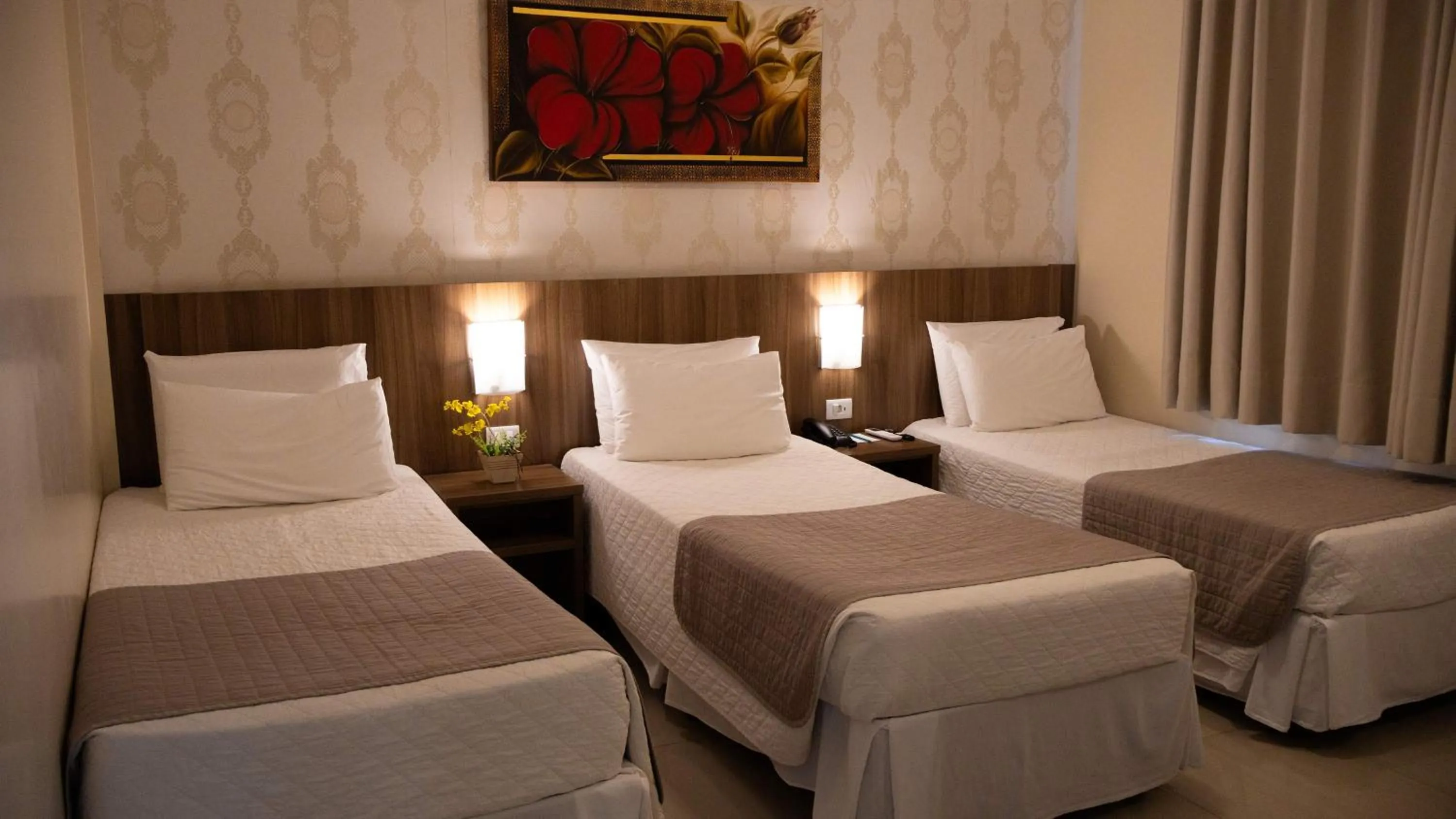 Luxury Triple Room in Pietro Angelo Hotel