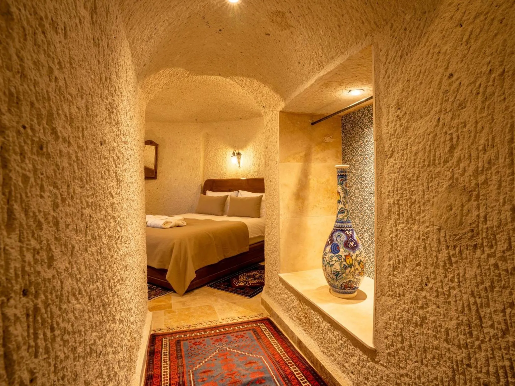 Executive Suite in Tulip Cave Suites