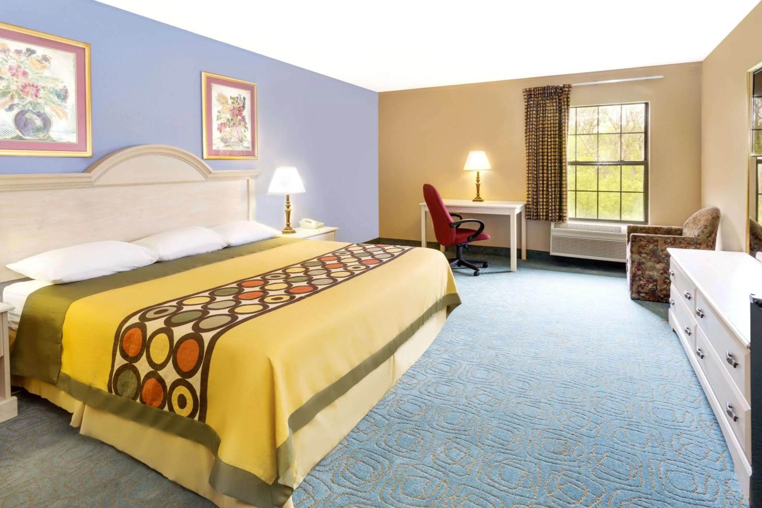 King Room - Non-Smoking in Super 8 by Wyndham Freeport