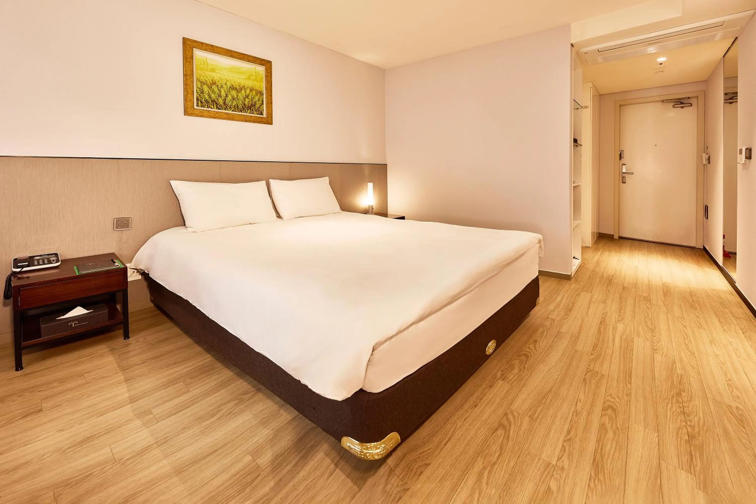 Superior Double Room in Hotel Thomas Myeongdong