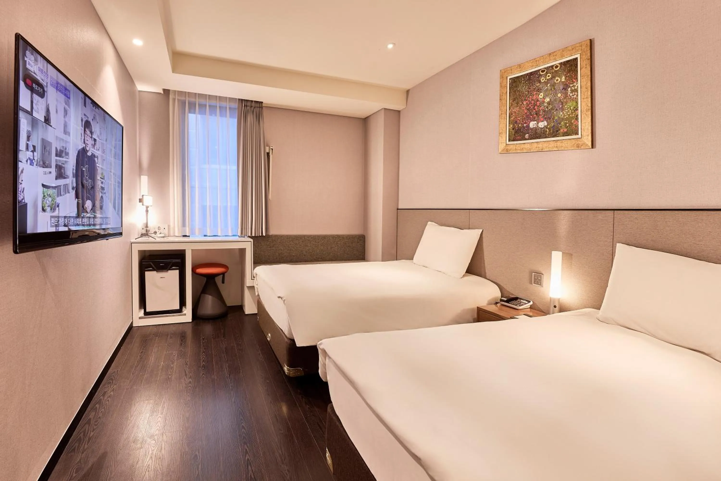 Superior Twin Room in Hotel Thomas Myeongdong
