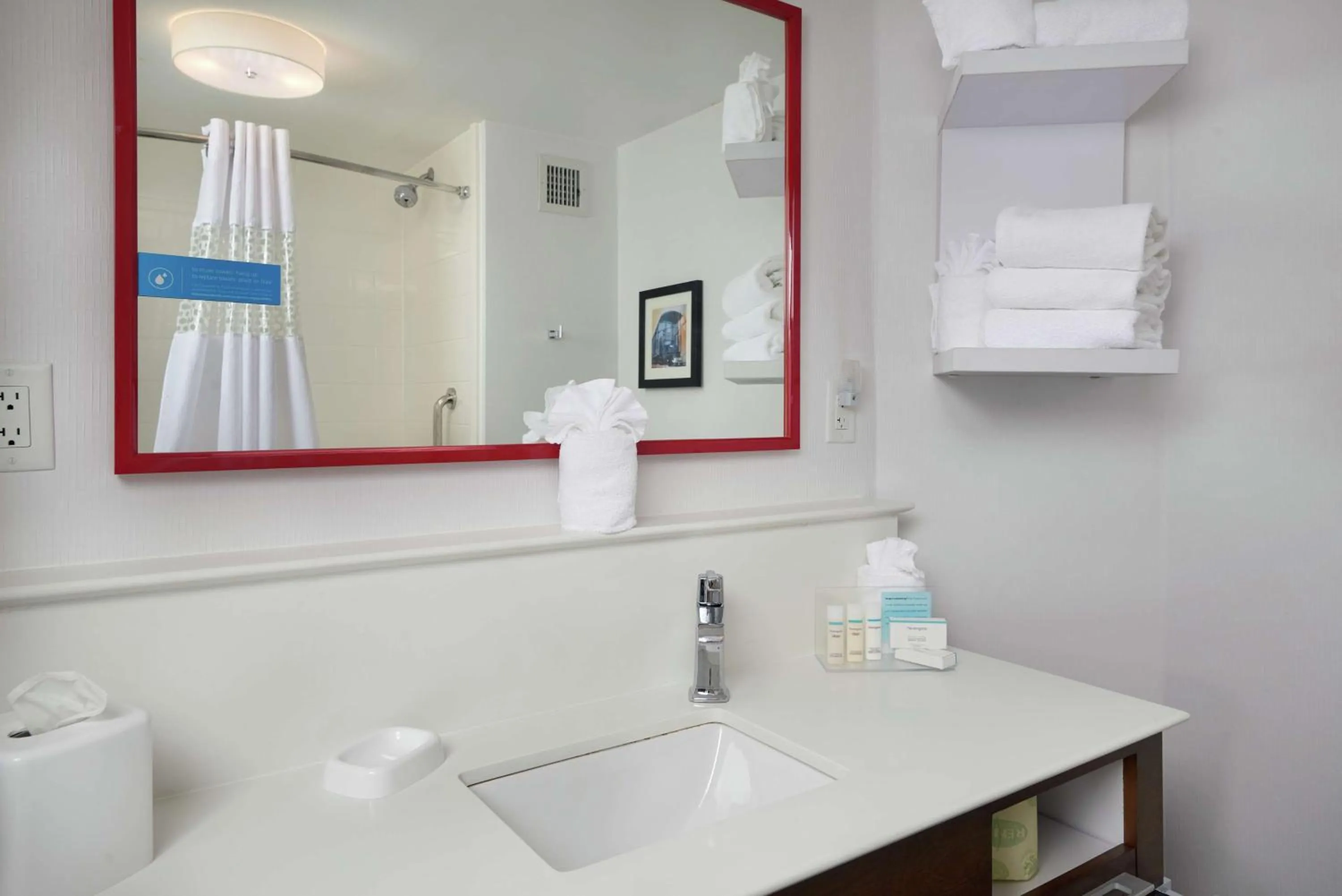 Queen Room with Two Queen Beds - Hearing Access/Non-Smoking in Hampton Inn Hanover