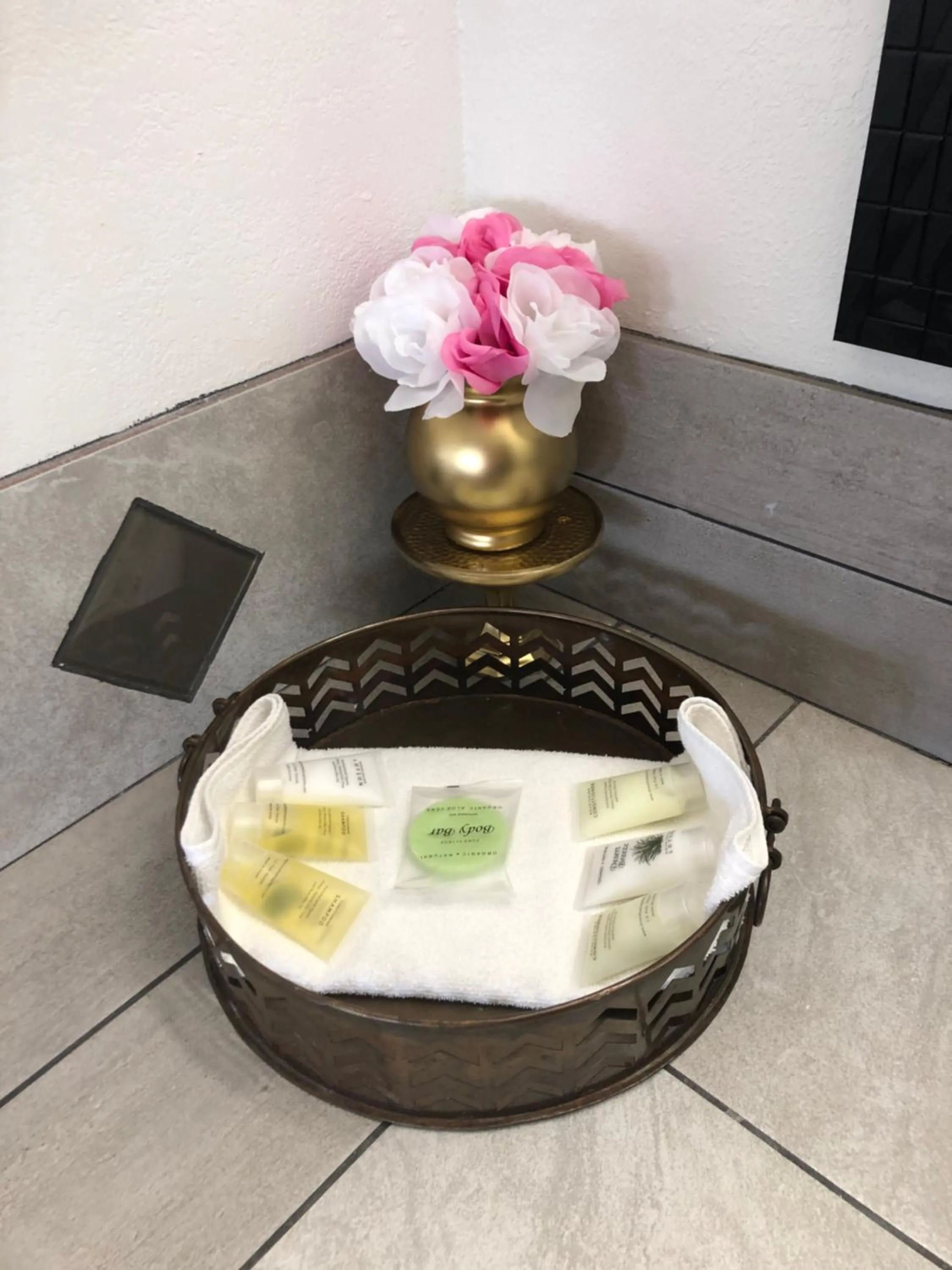 Queen Room with Two Queen Beds in Dunes Motel - Bend