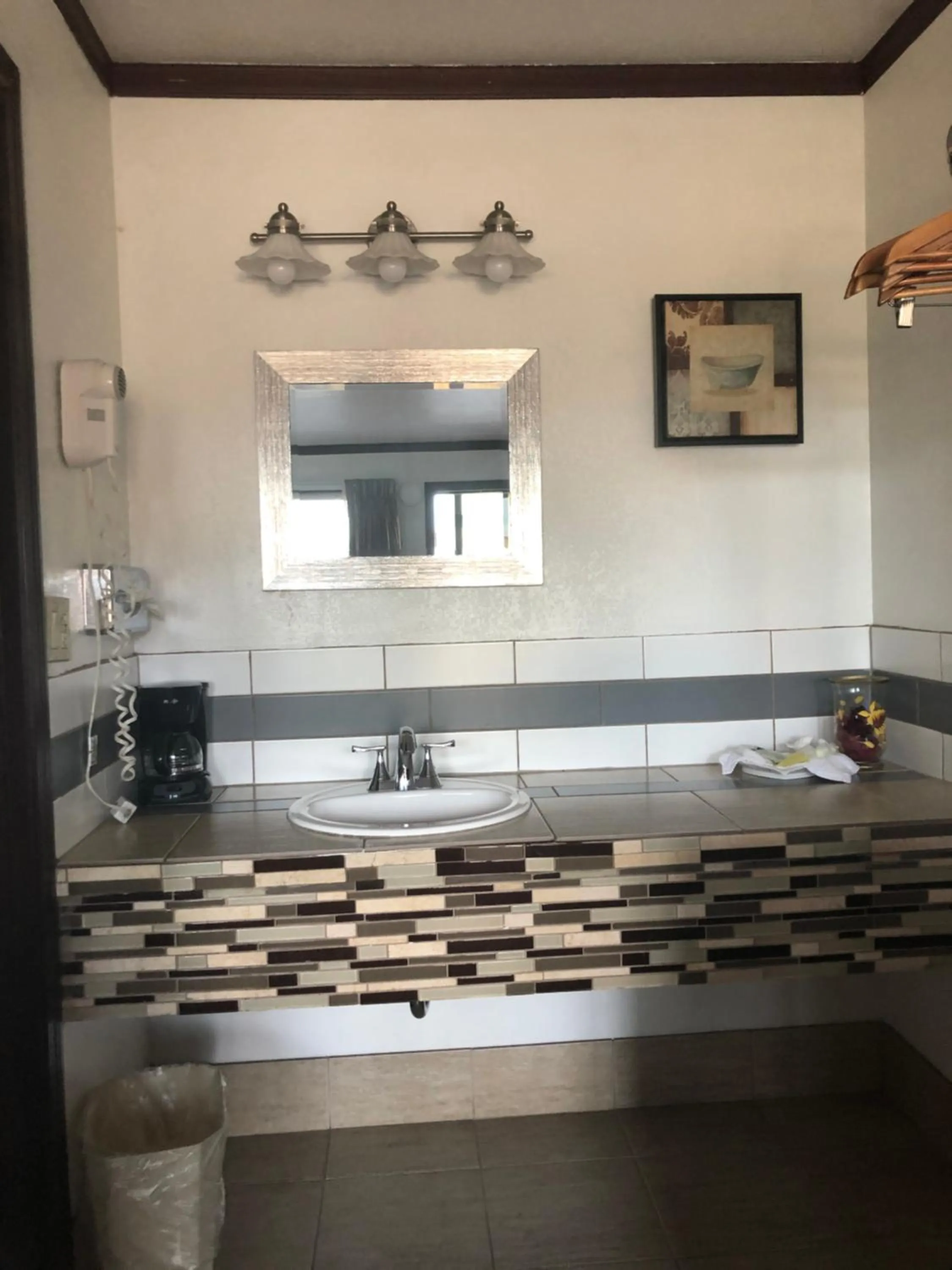 Queen Room in Dunes Motel - Bend