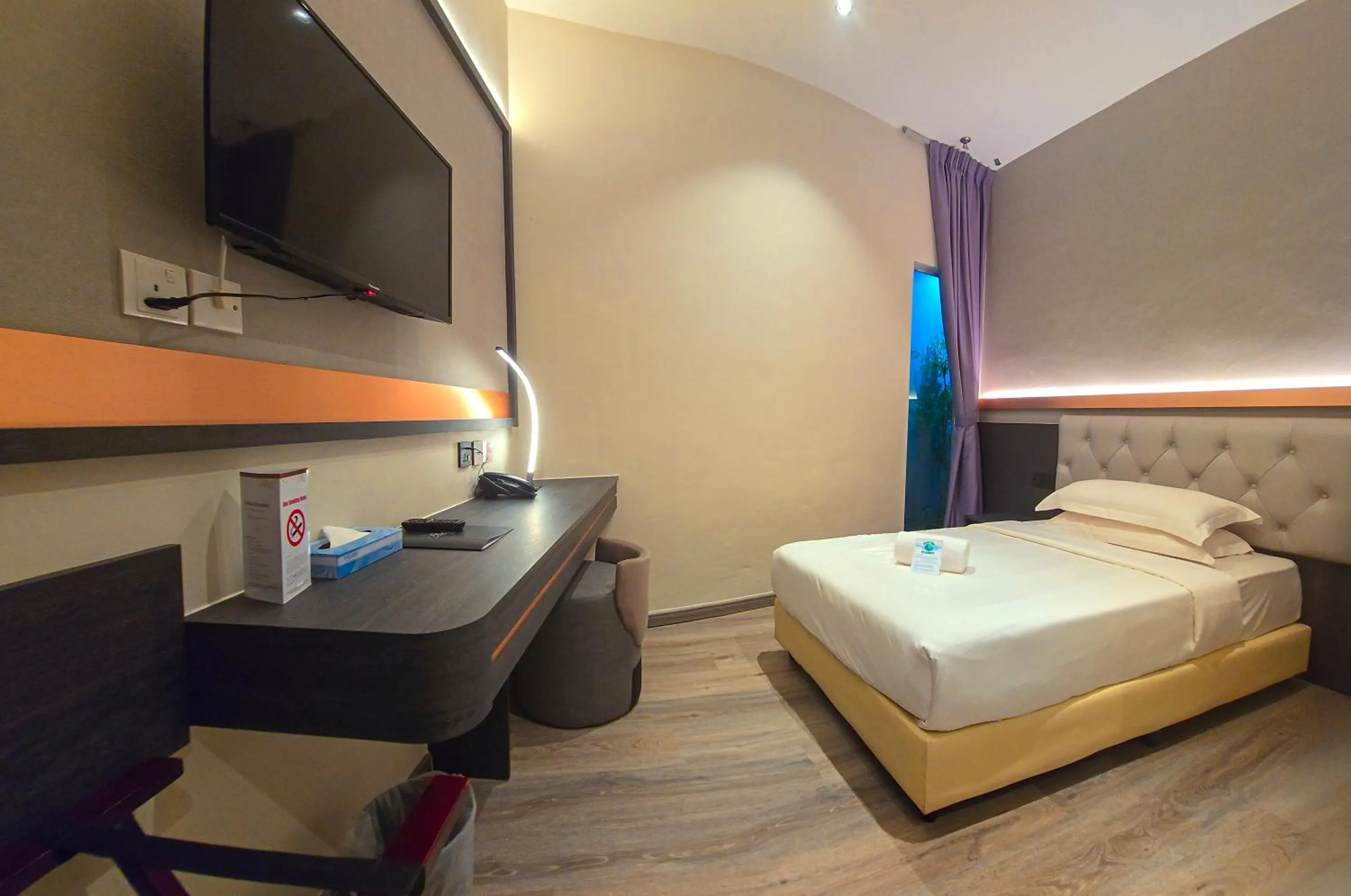 Standard Single Room in Abell Hotel