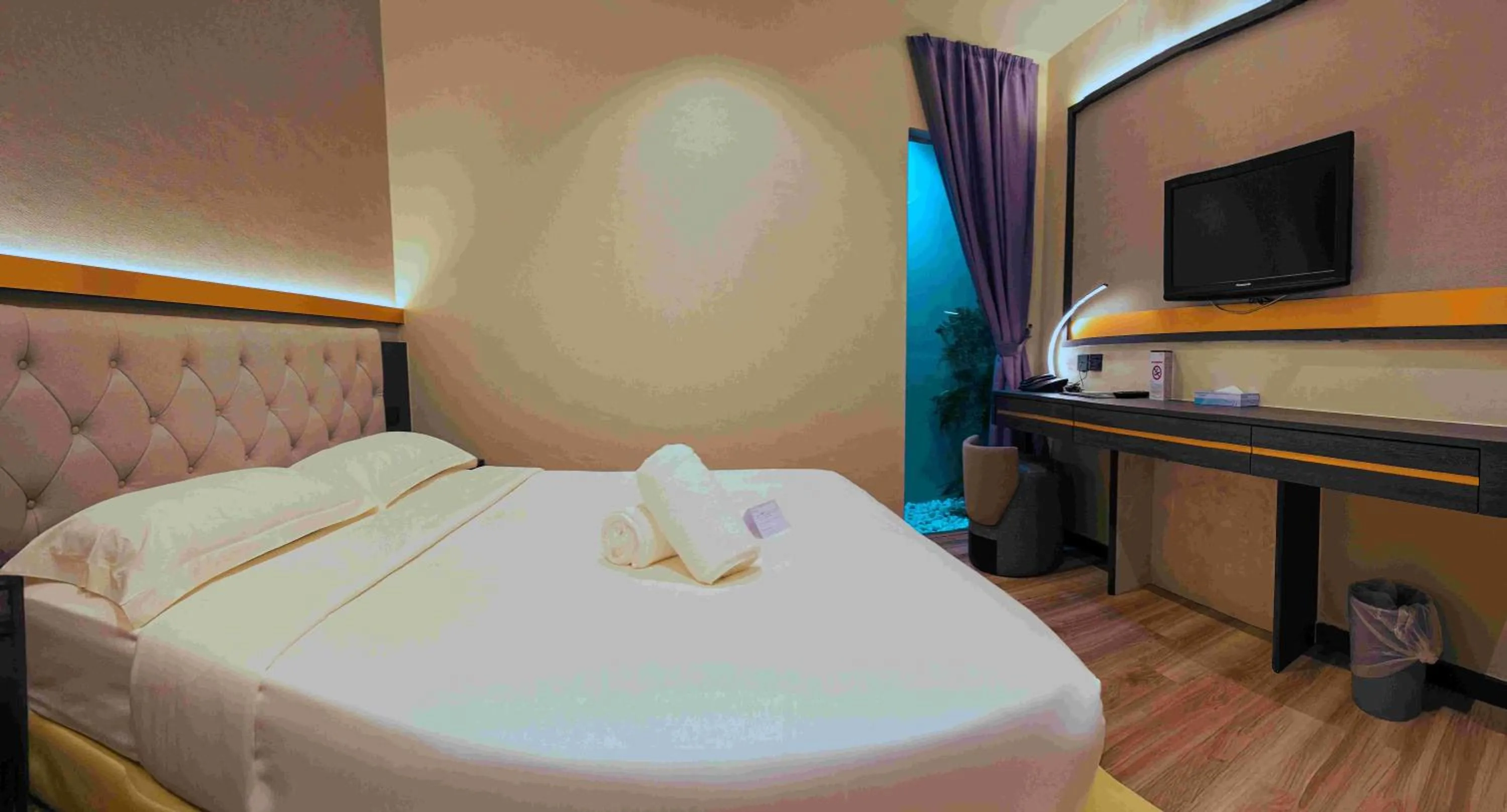 Superior Double Room in Abell Hotel