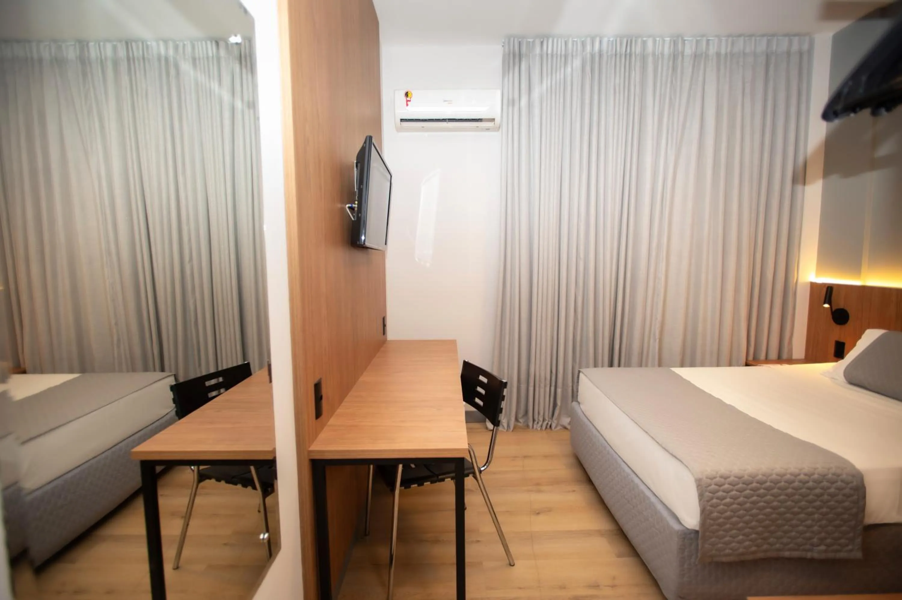 Deluxe Single Room - single occupancy in Delcas Hotel