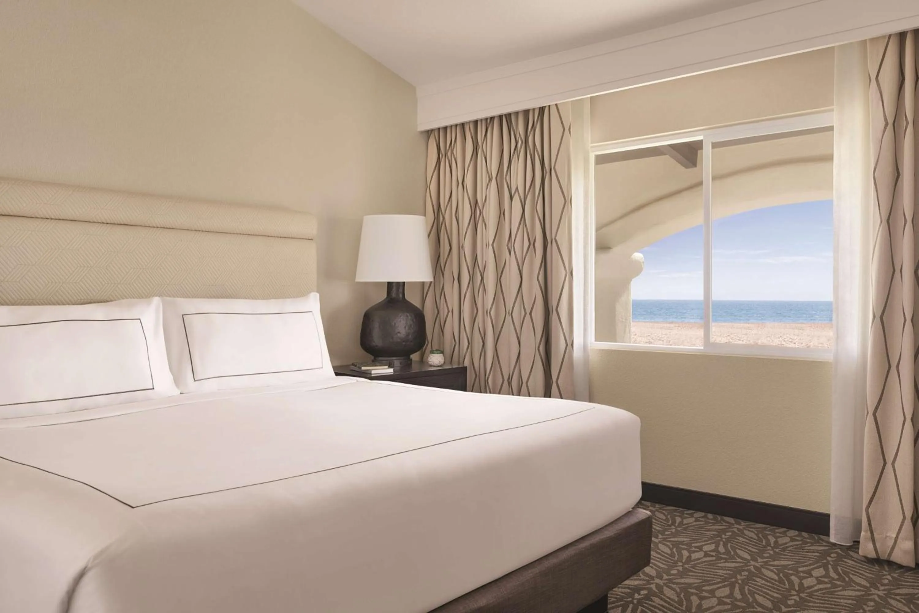 King Suite with Ocean Front - Non-Smoking in Zachari Dunes on Mandalay Beach, Curio Collection by Hilton