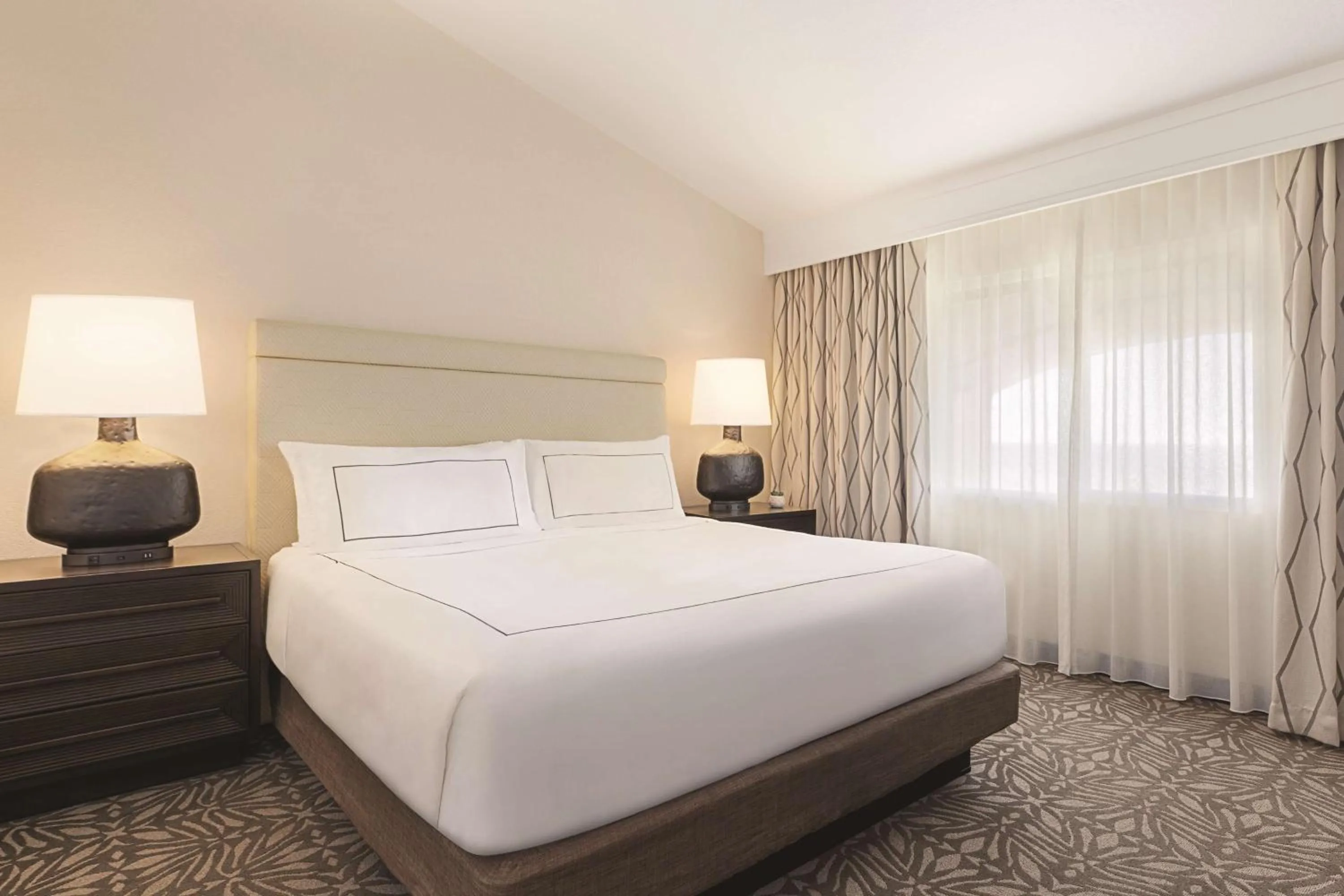 One-Bedroom King Suite in Zachari Dunes on Mandalay Beach, Curio Collection by Hilton