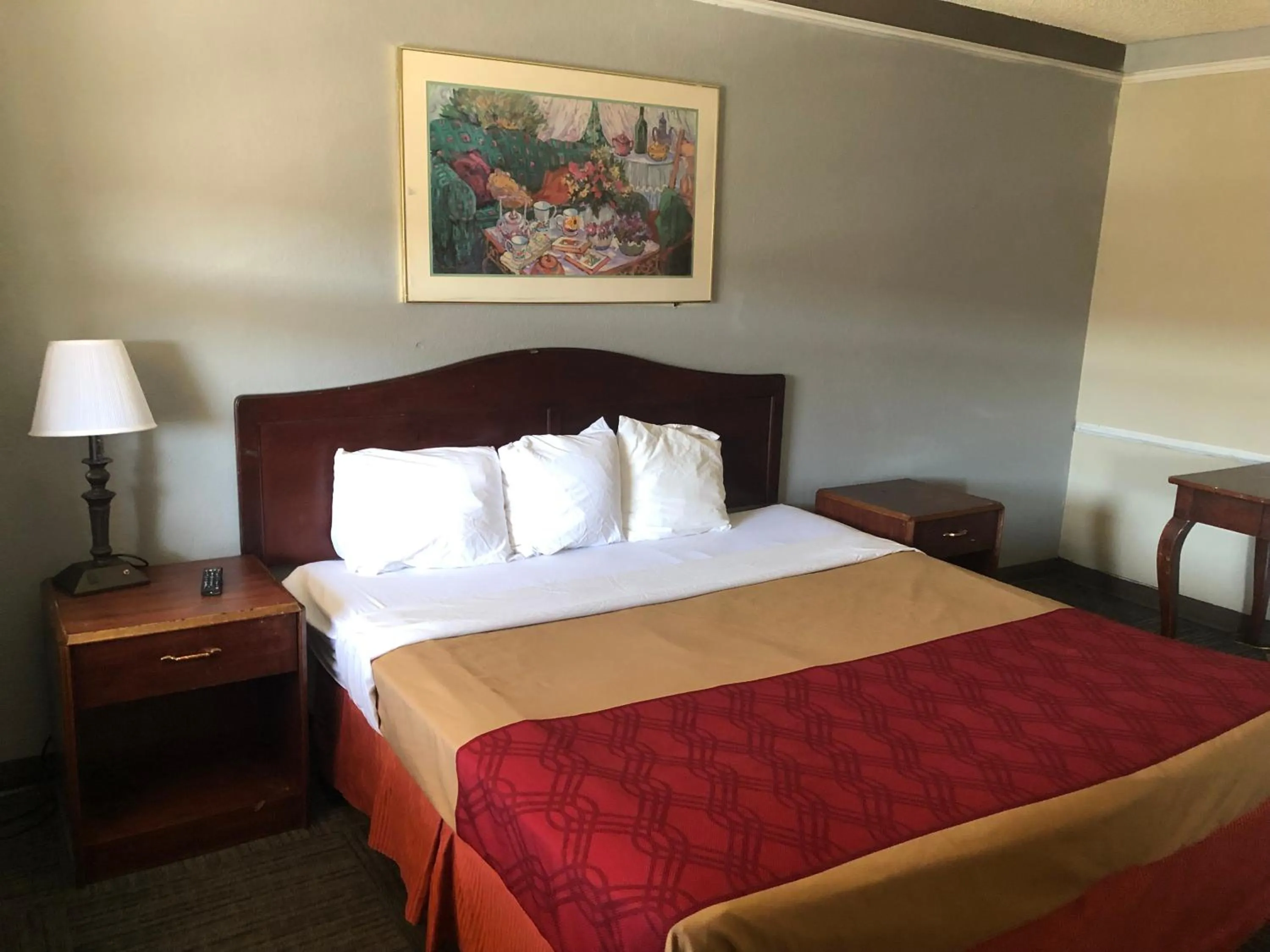 1 King bed Suite Non-Smoking in Americas Best Value Inn Denver