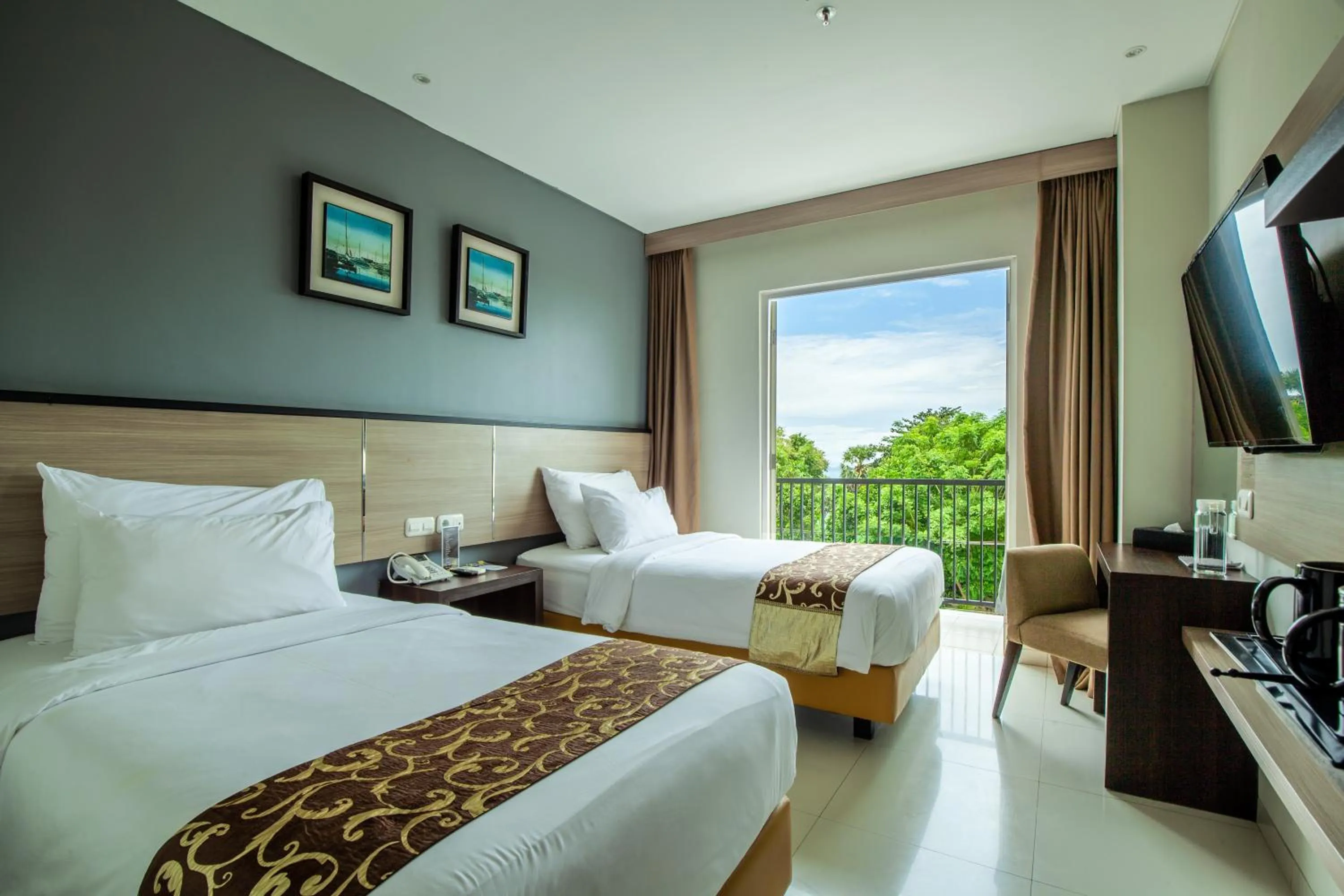 Superior Twin Room in Montana Premier Senggigi