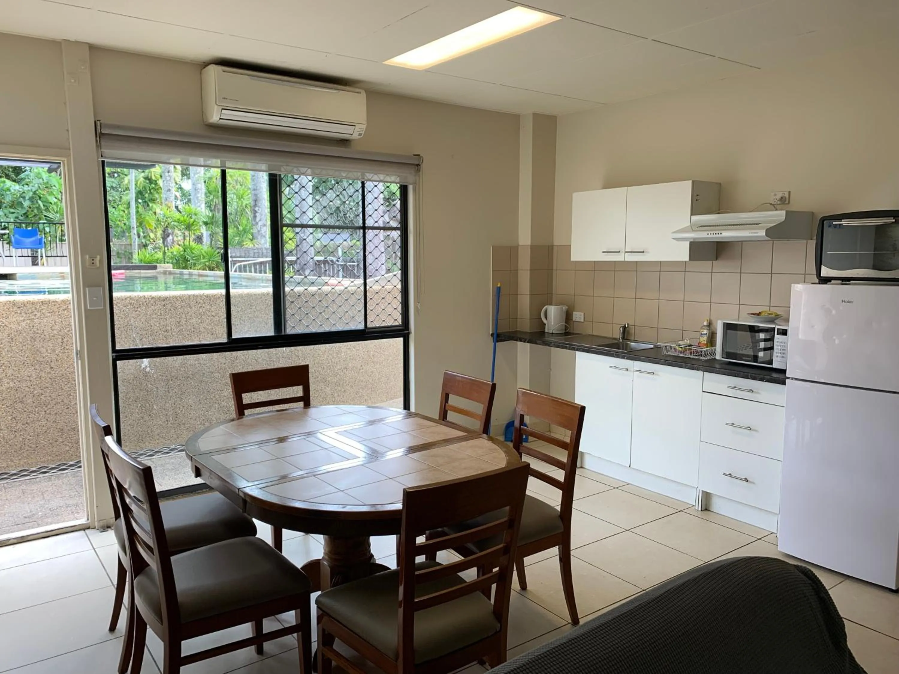Two-Bedroom Apartment in Cairns City Sheridan Motel