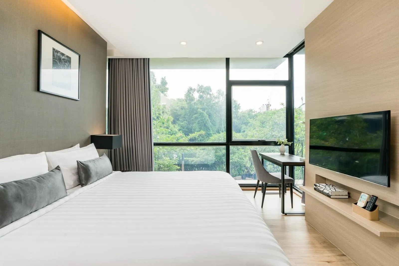 Grand Suite with Double Bed in Altera Hotel and Residence by At Mind