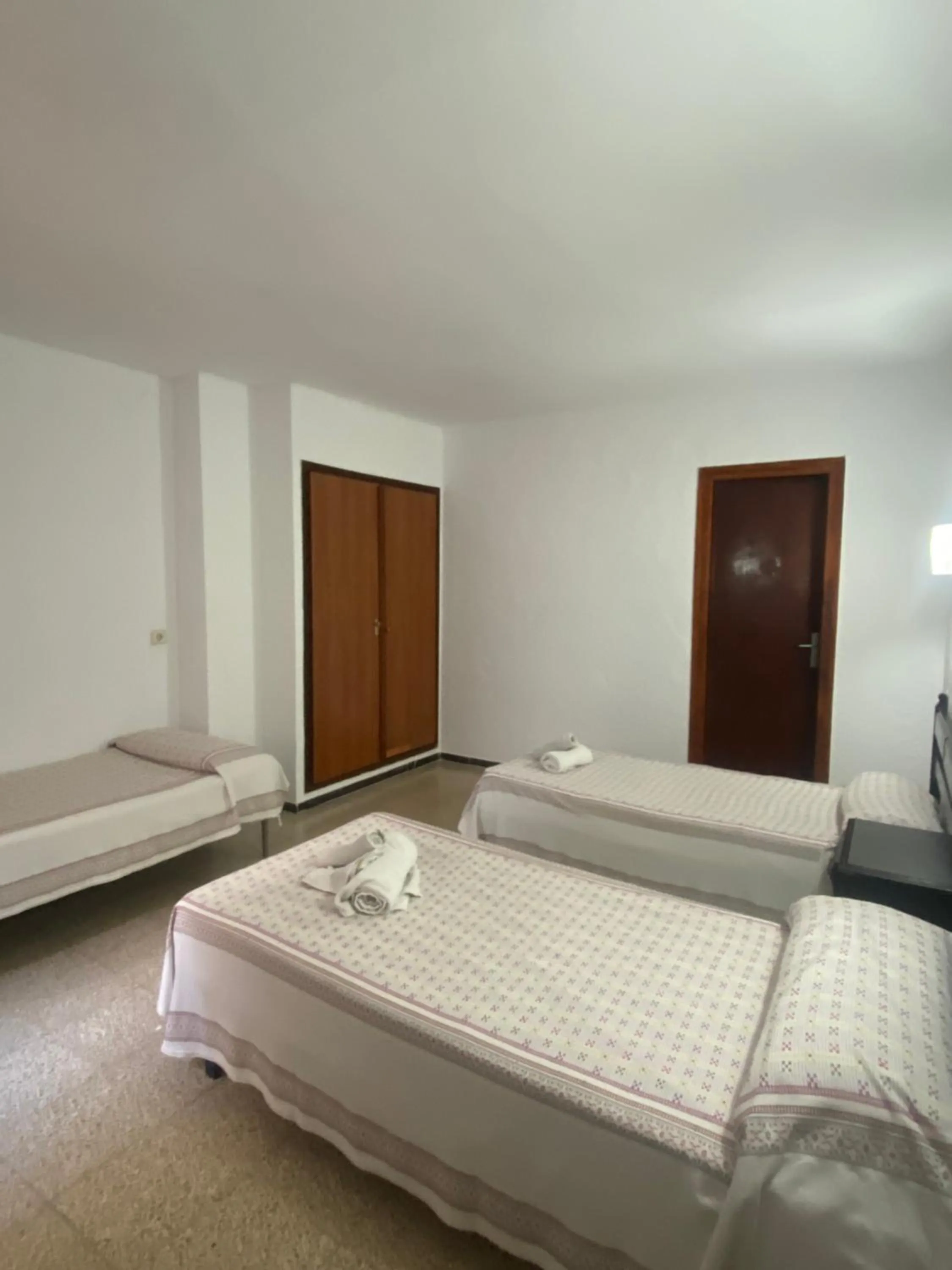 Twin Room with Extra Bed in Clipper Affiliated by FERGUS "Youth Recommended"