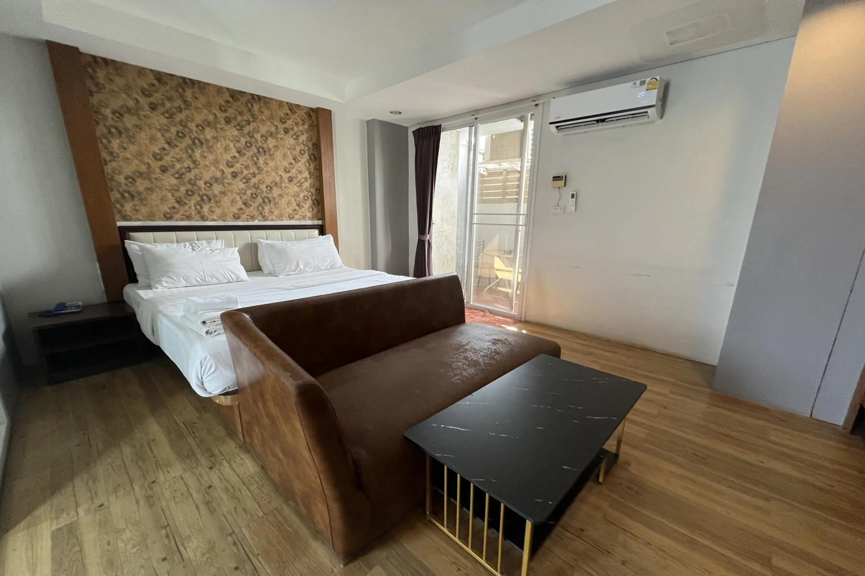 Deluxe Double Room in Eurna Resort Hotel