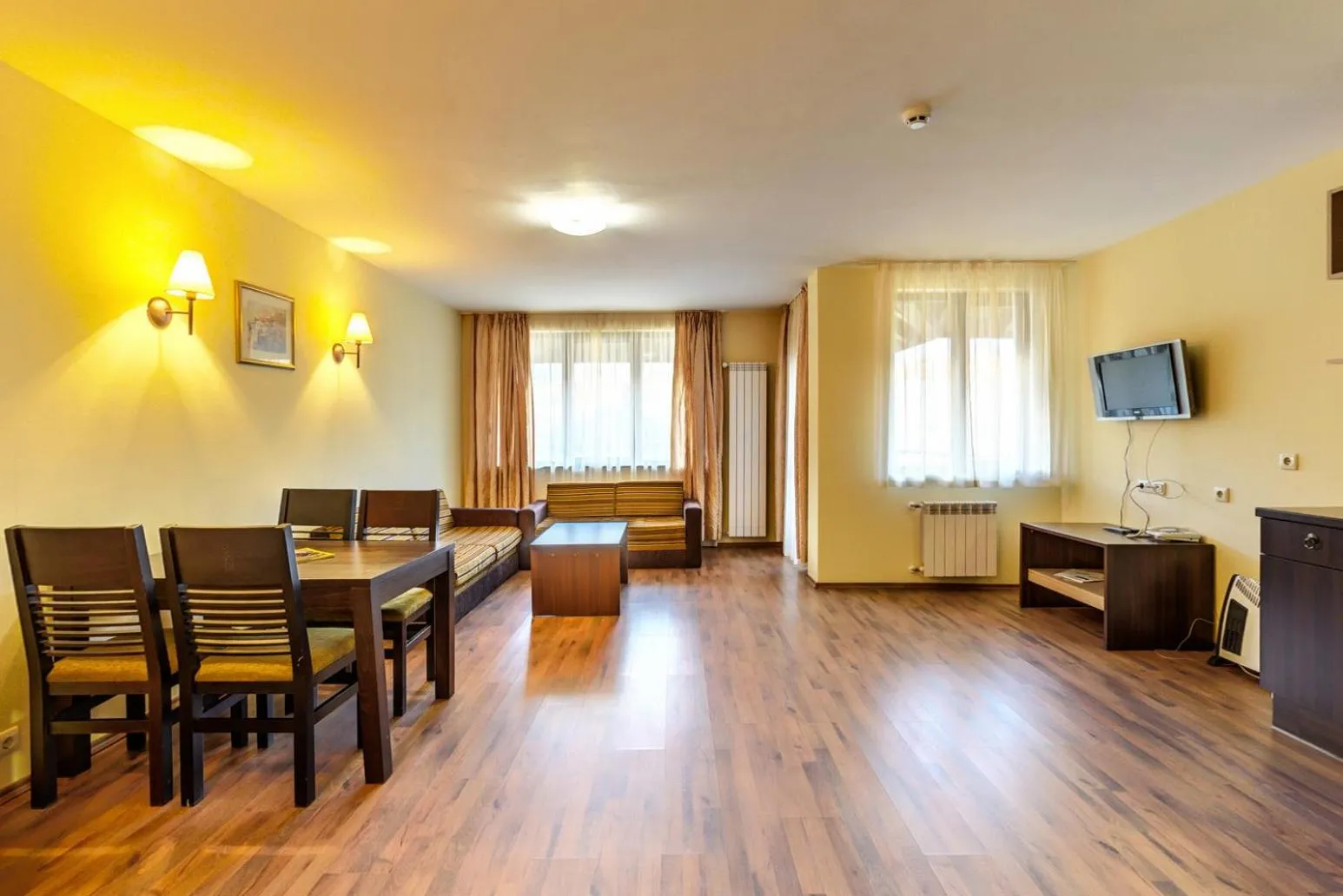 Two-Bedroom Maisonette (4 Adults + 1 Child) in Apart Hotel Dream