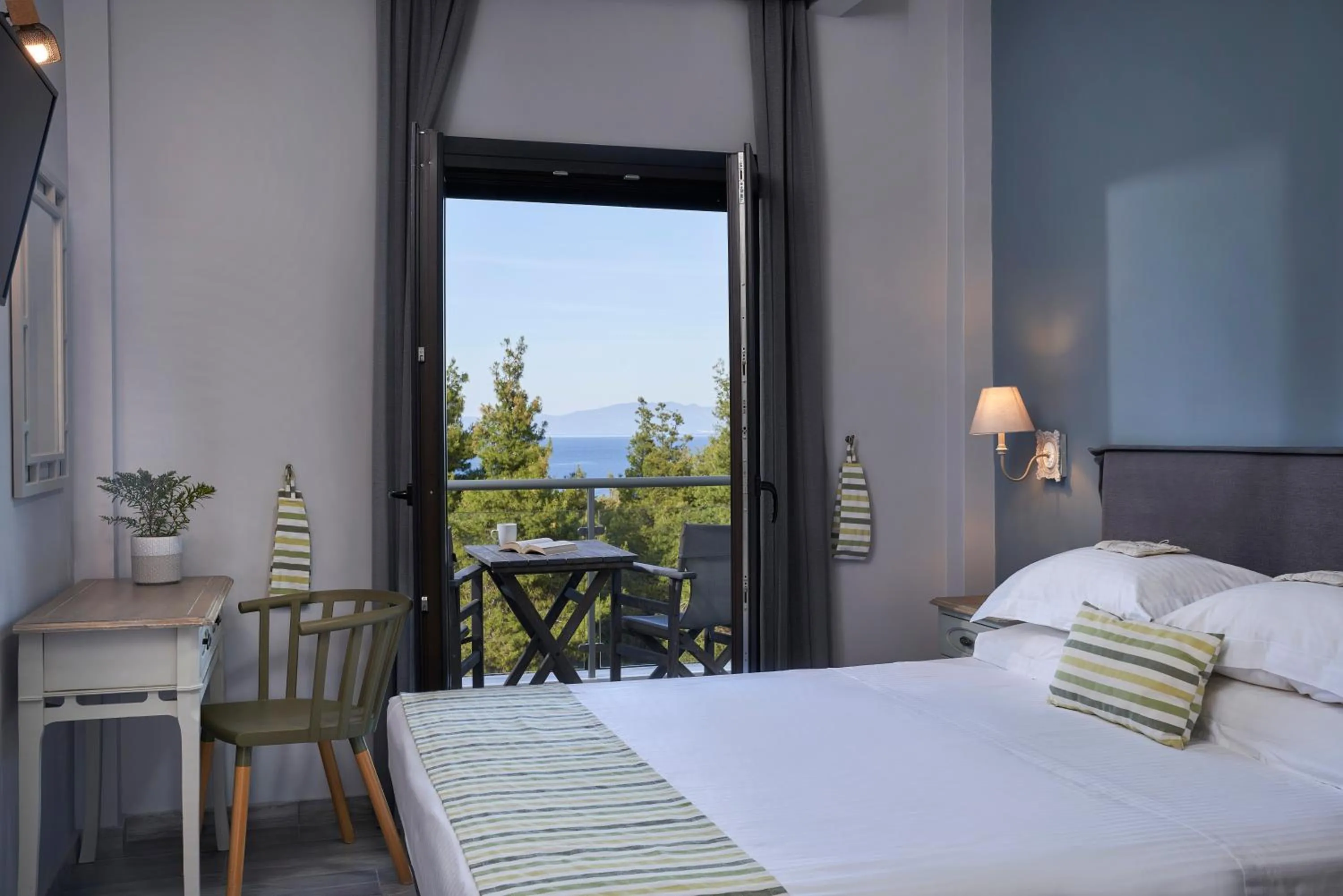 Junior Suite with Sea View in Mirabilia Boutique Hotel