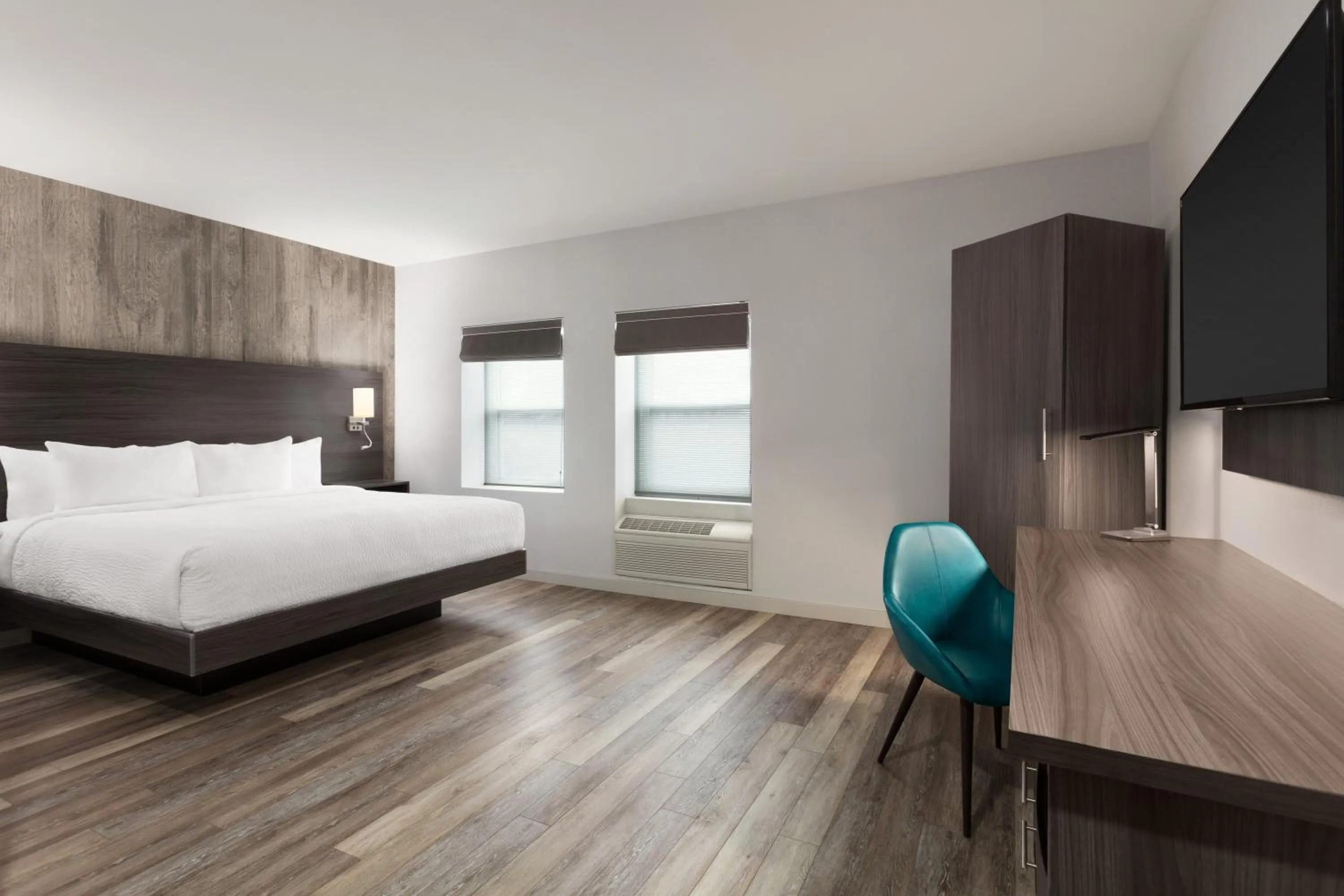 King Suite with Roll-In Shower - Mobility Access/Non-Smoking in Days Inn by Wyndham Saint John