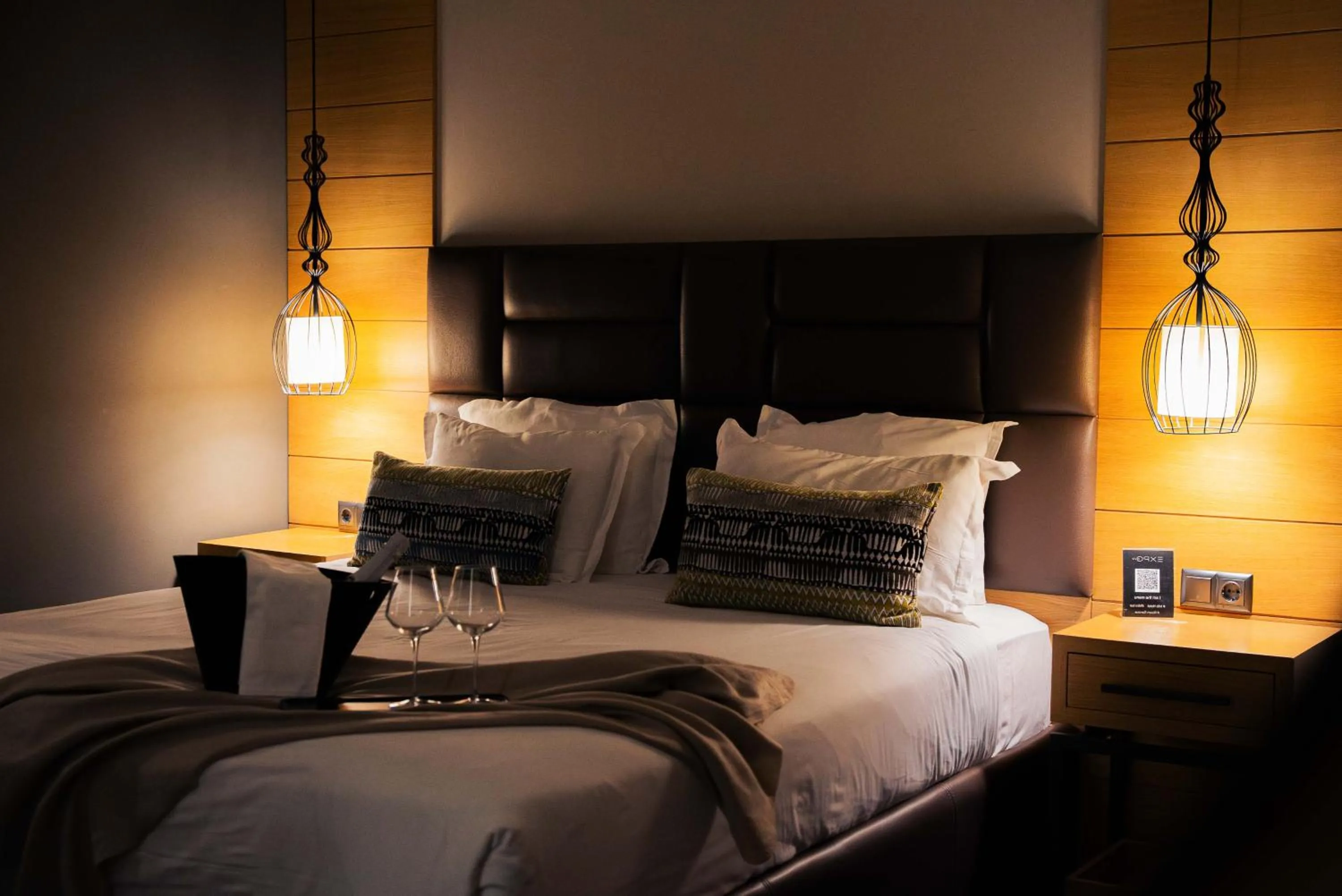 Superior Business Room - single occupancy - King size Bed with Complimentary Water Free WiFi, Free Tea and Coffee Equipment in Expo Hotel Sofia - Free Airport Shuttle