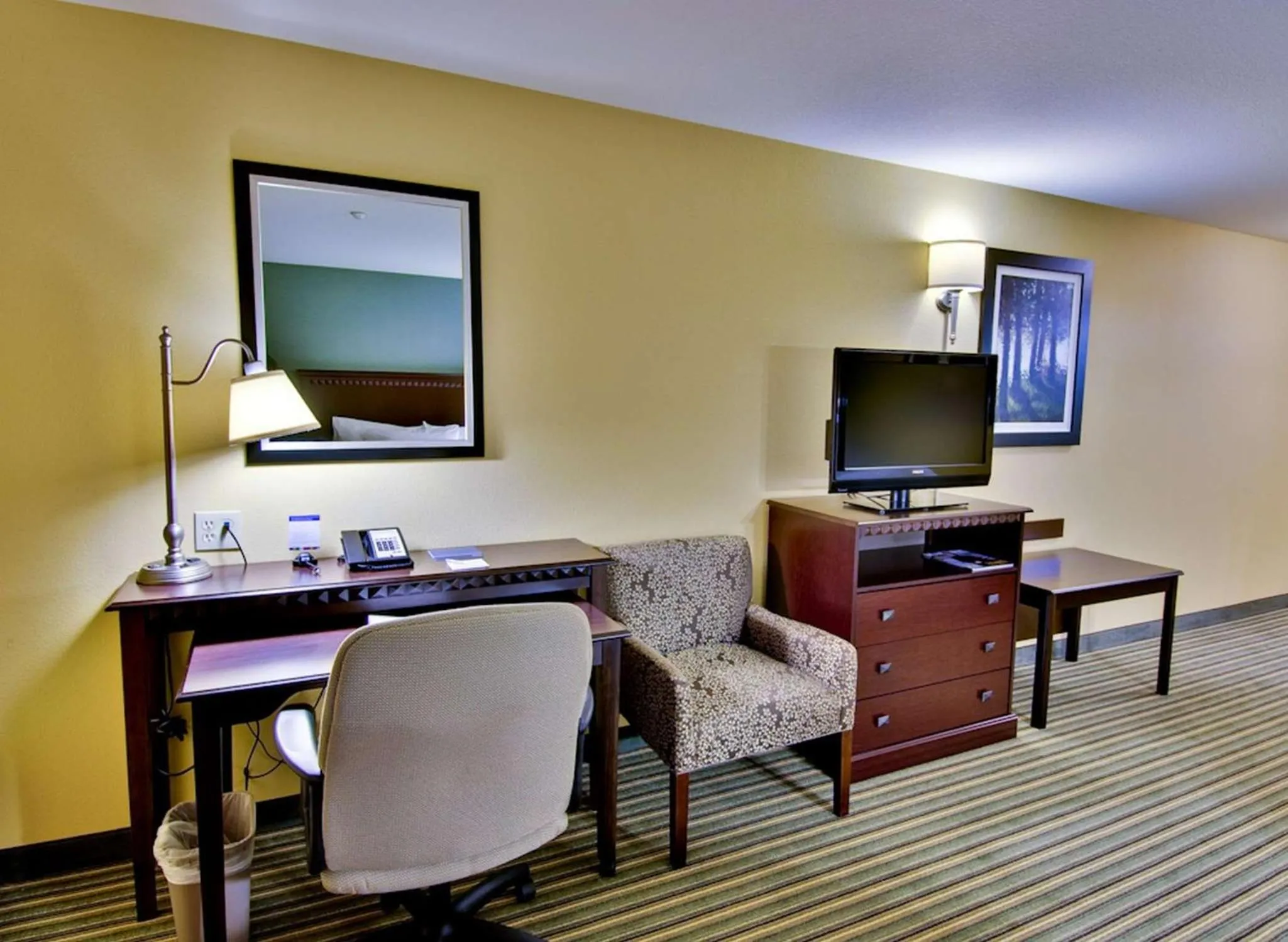 King Room - Non-Smoking in Hampton Inn & Suites Moreno Valley
