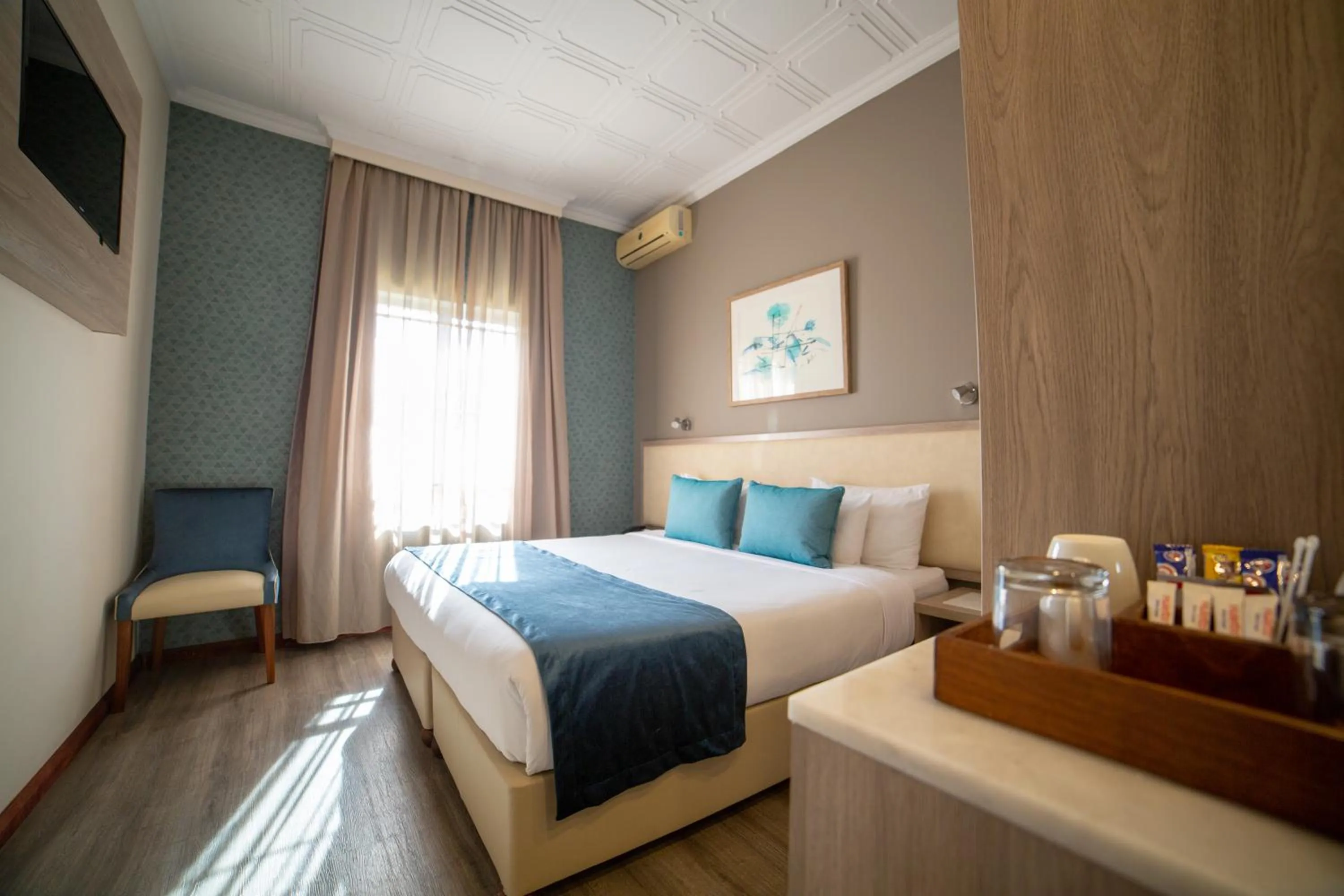 Deluxe King Room in Regal Inn Ballito