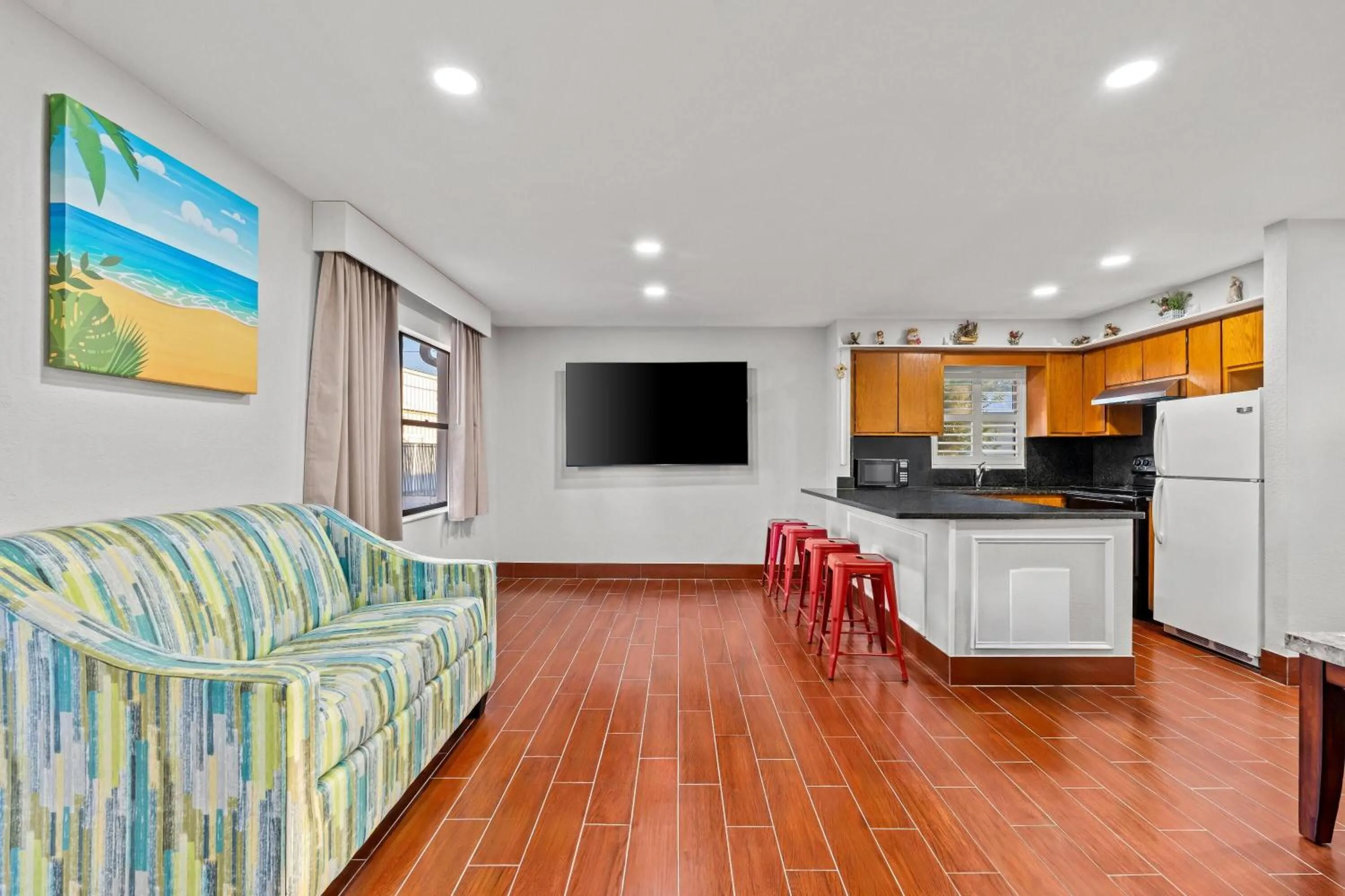 Two-Bedroom Family Suite with Two Queen Beds - Non-Smoking in Travelodge by Wyndham Hotel & Cottages St Augustine - Historic