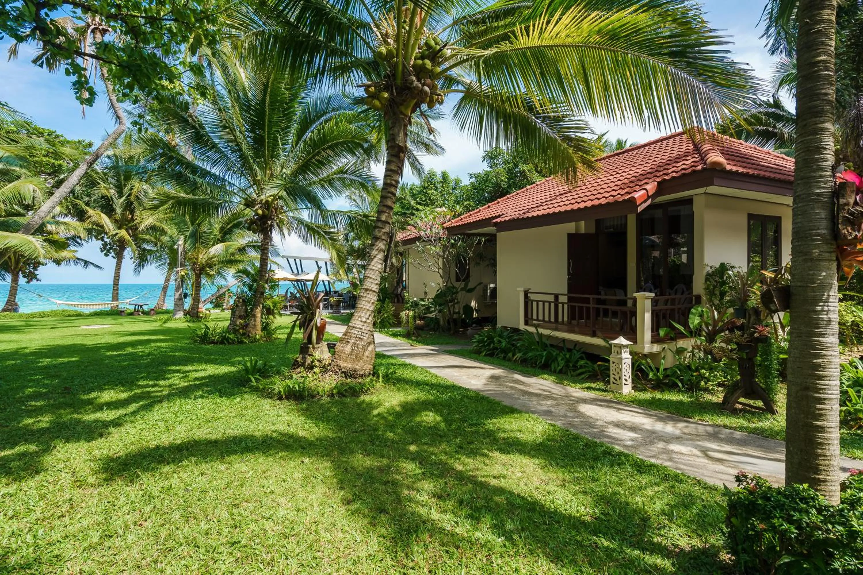 Deluxe One-Bedroom Bungalow in Promtsuk Buri