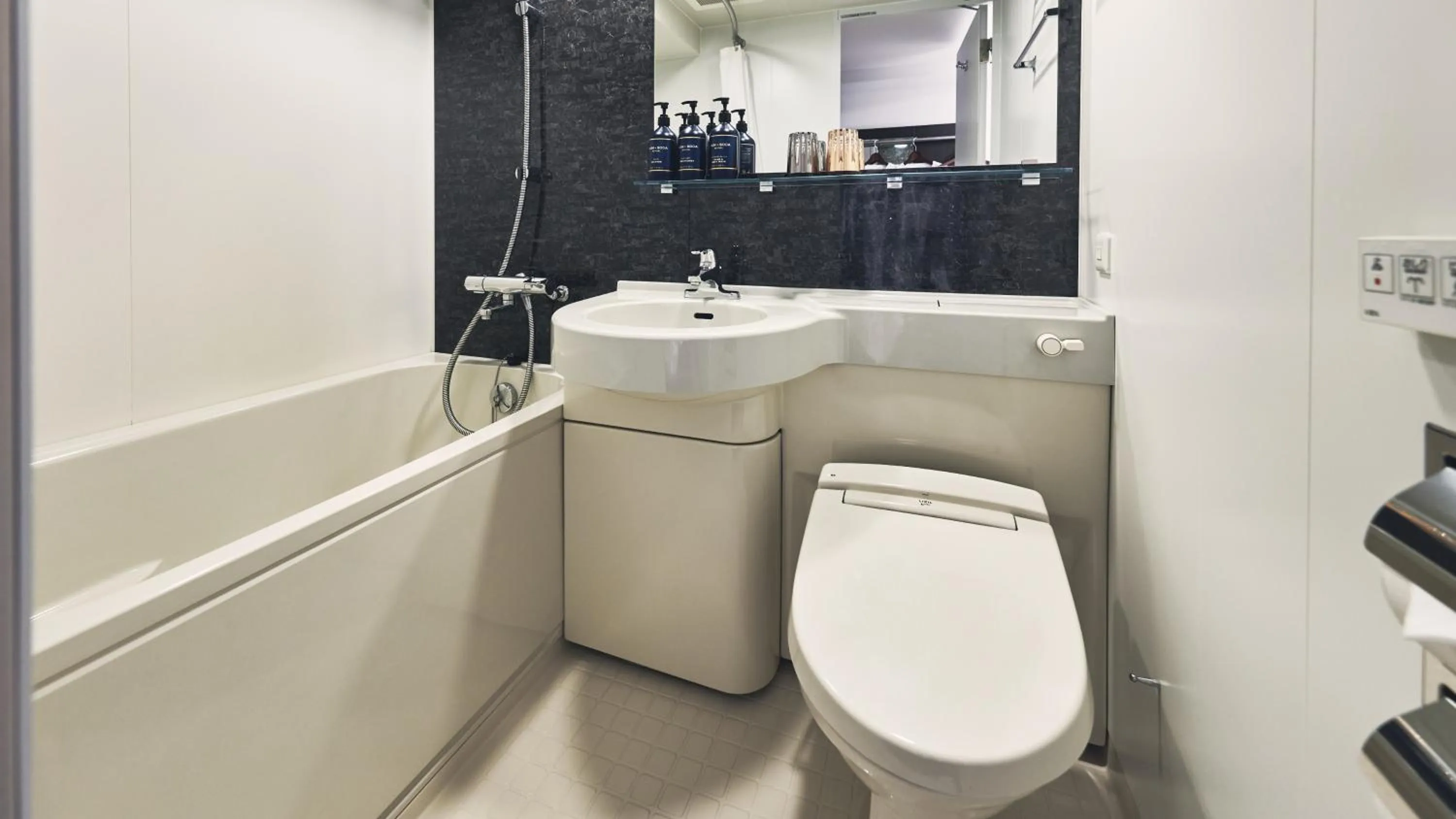 Standard Twin Room - single occupancy in Garner Hotel Osaka Honmachi Midosuji by IHG