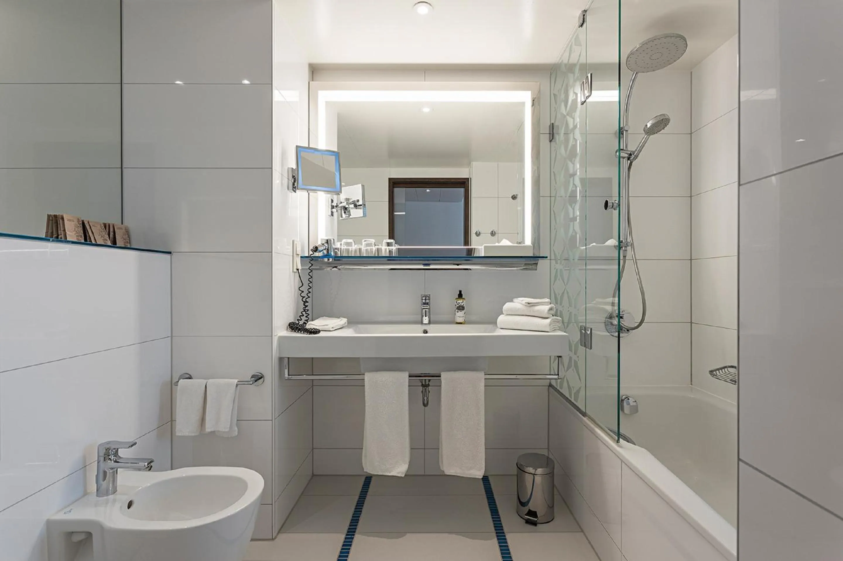 Deluxe Double Room in Pestana Berlin Tiergarten