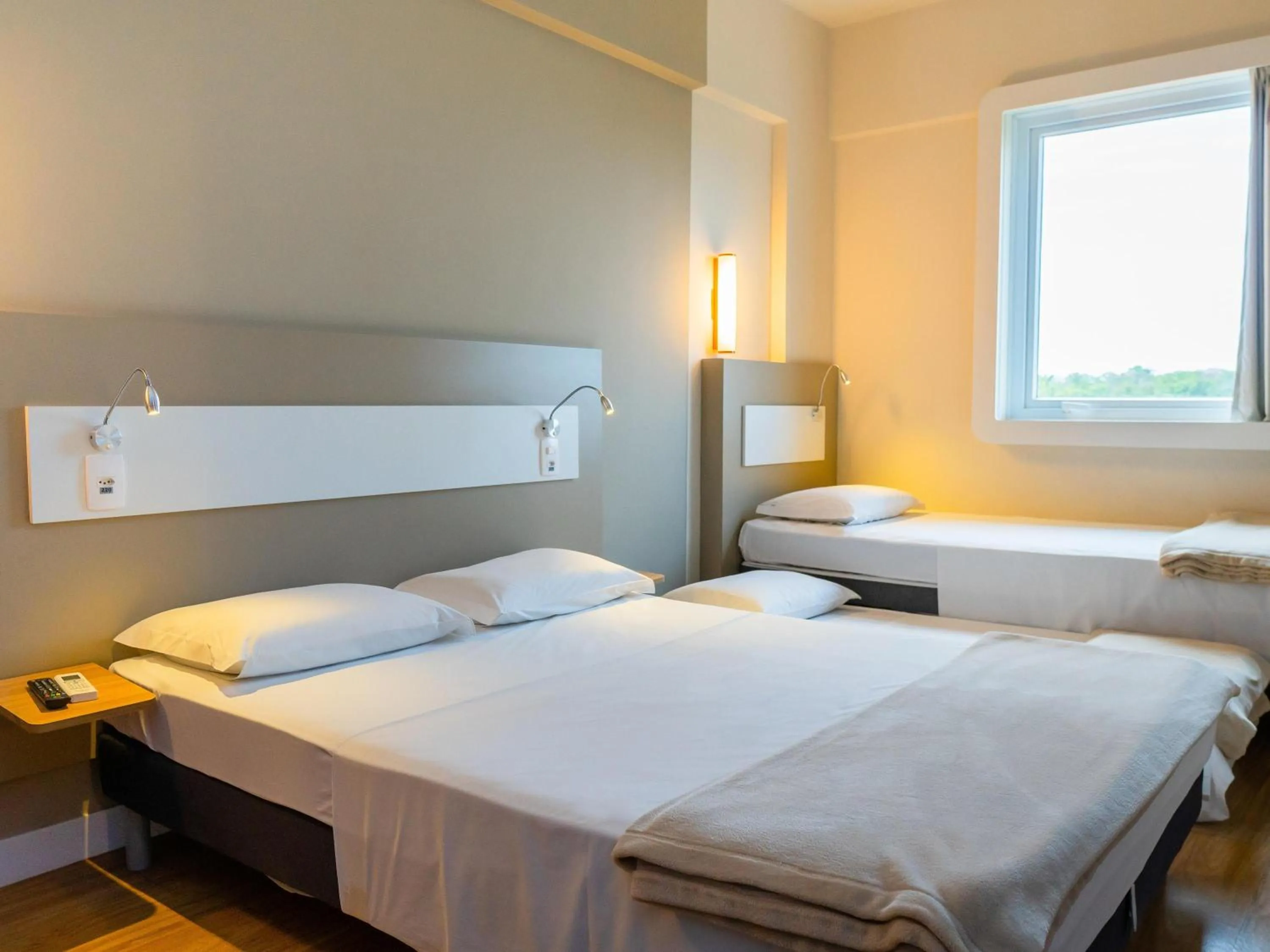 Family Room - single occupancy - Disability Access in ibis budget Foz do Iguaçu