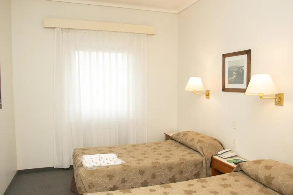 Standard Twin Room - single occupancy in Comodoro Hotel