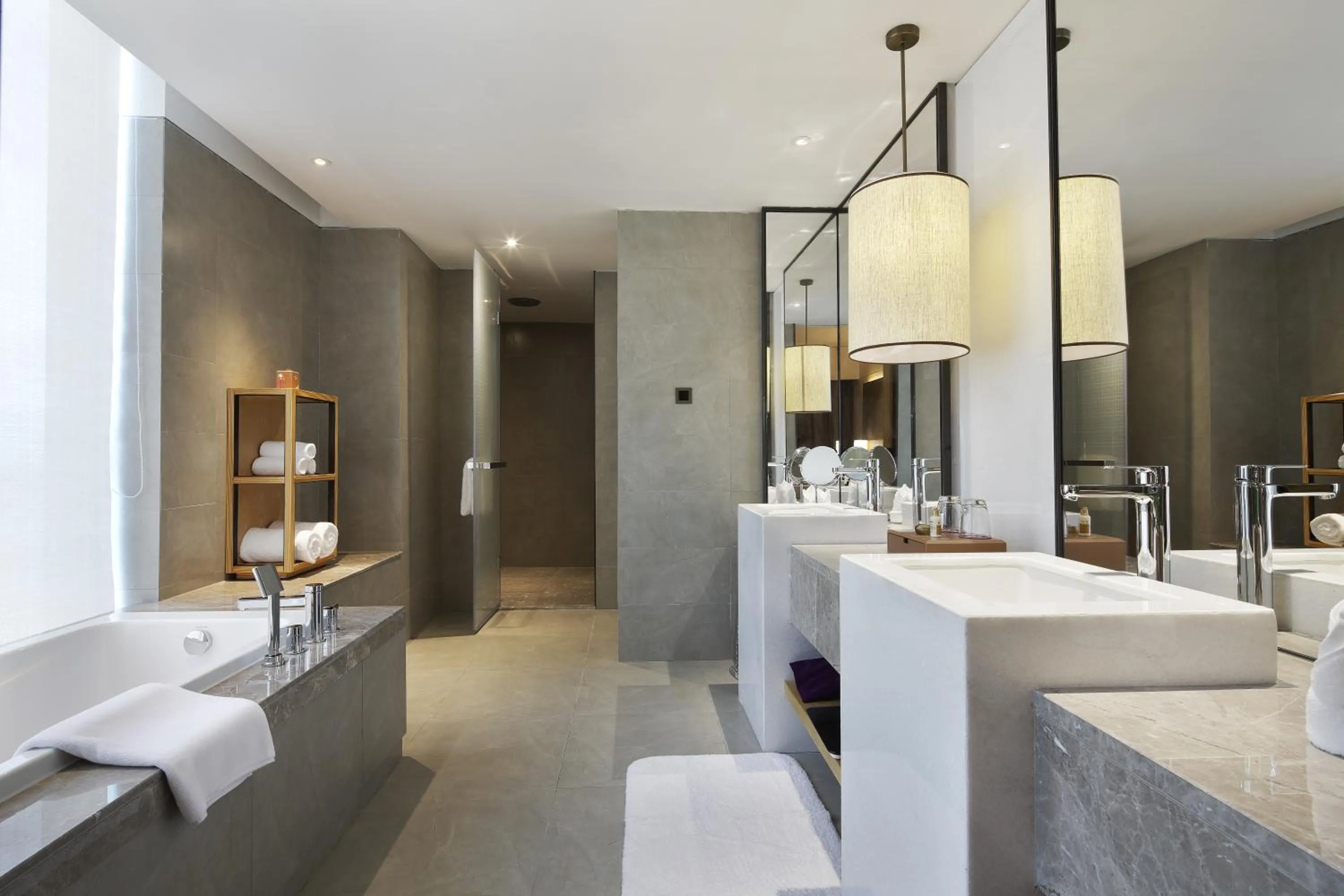 Junior King Suite in Crowne Plaza Nanchang Wanli by IHG