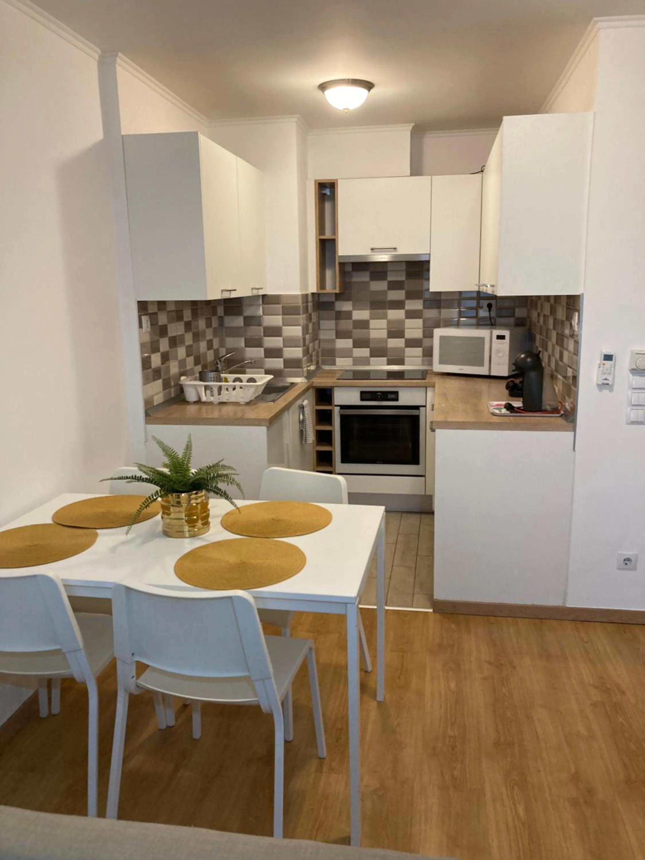 Standard Apartment in SWU Broadway