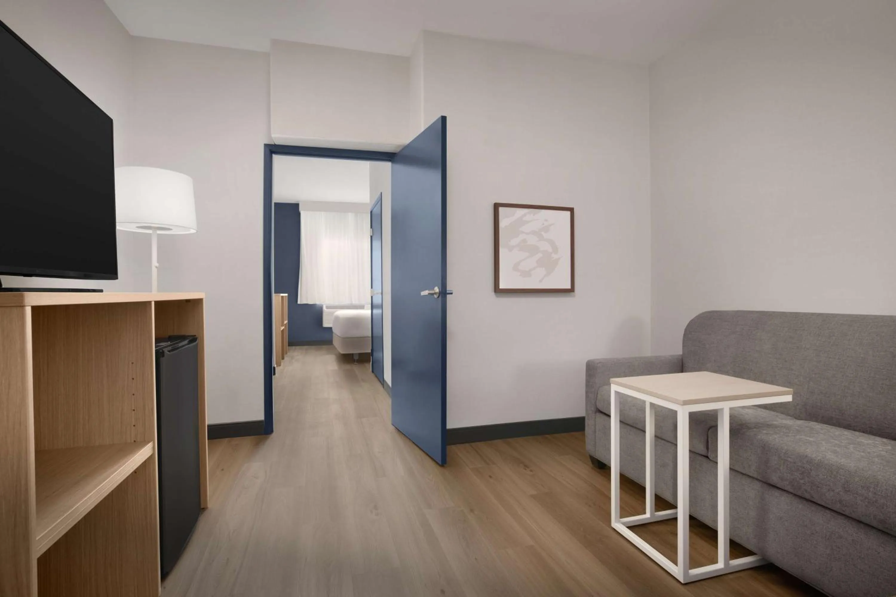 Queen Room with Bath Tub - Disability Access in Best Western Plus Executive Suites Albuquerque